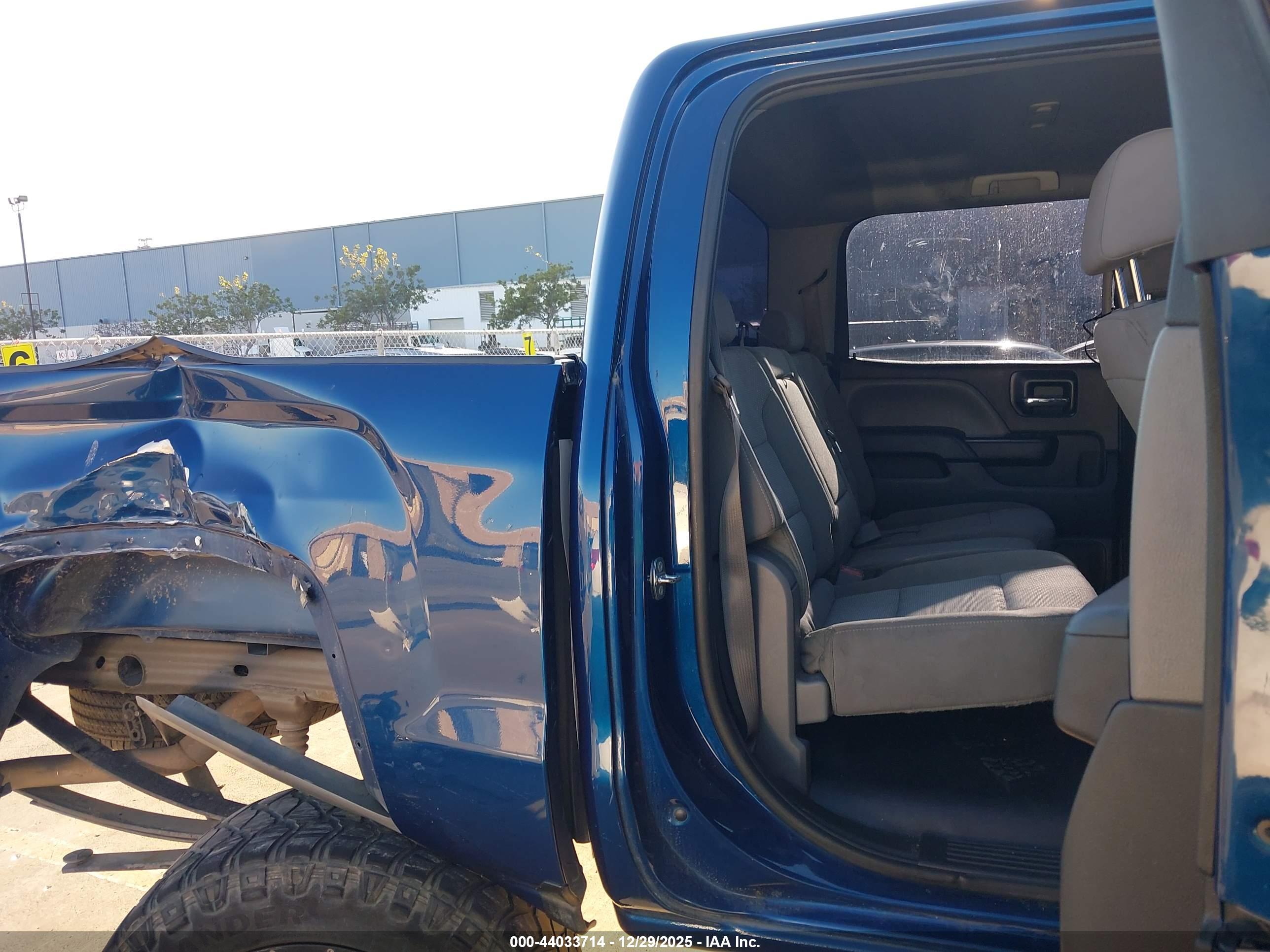 GMC SIERRA image 8