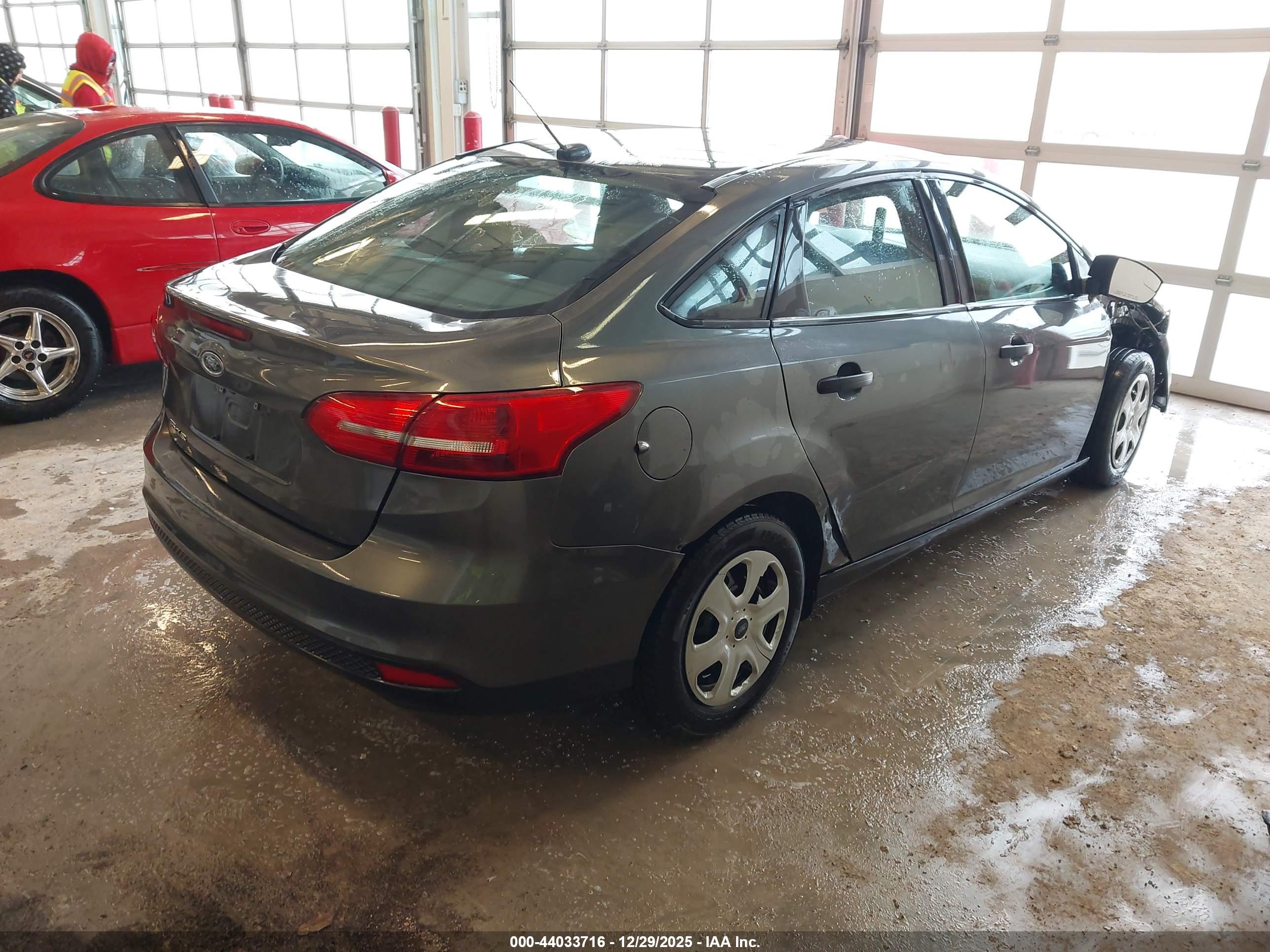 FORD FOCUS image 4
