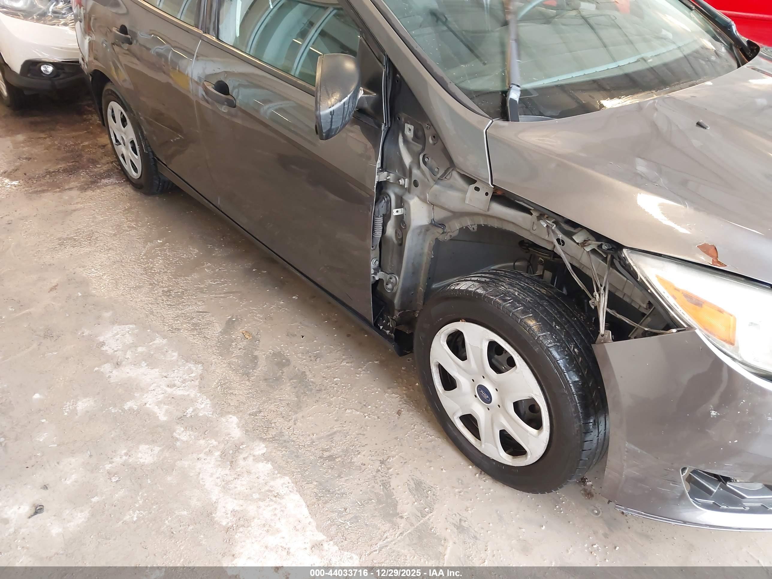 FORD FOCUS image 6