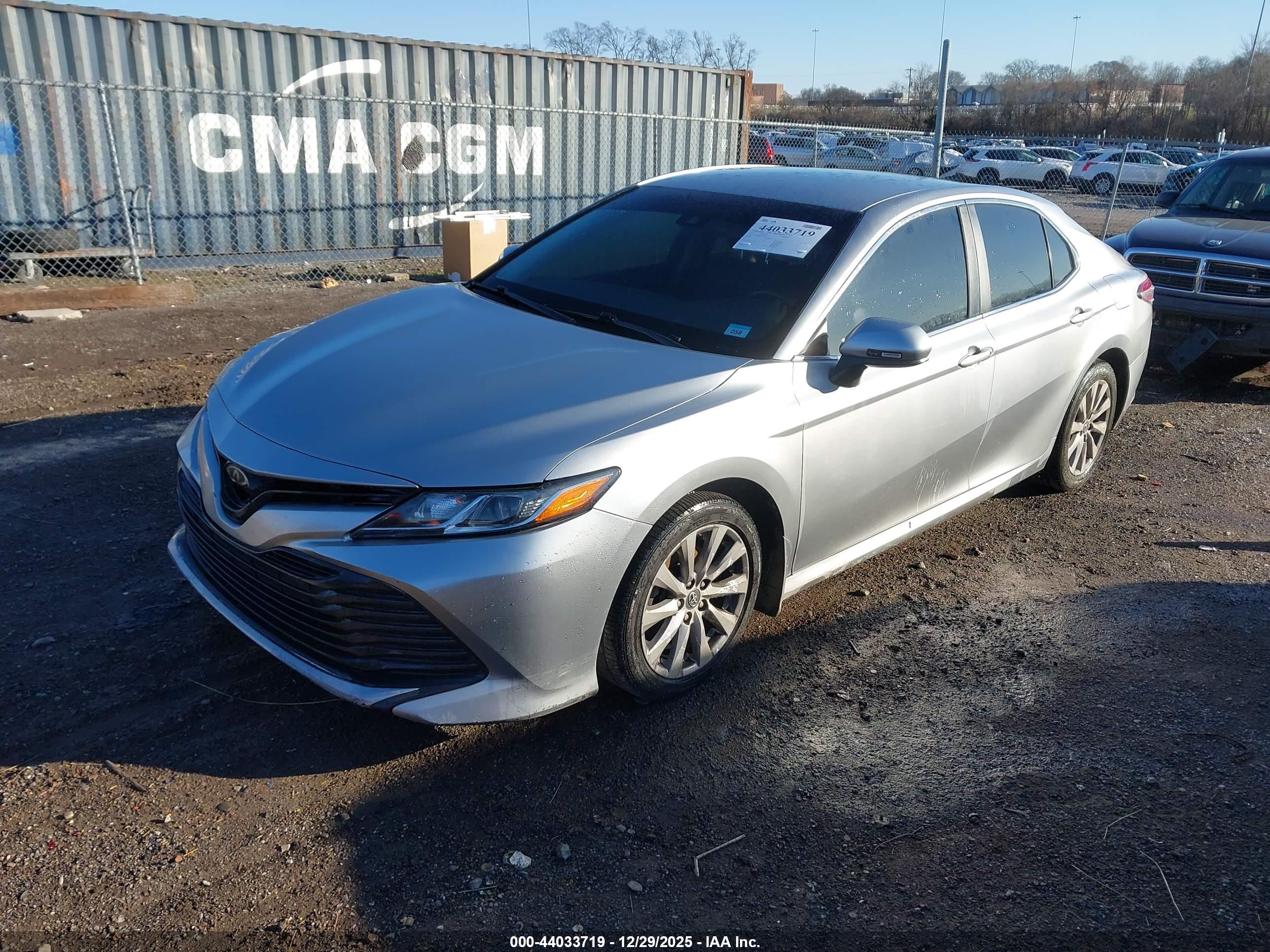 TOYOTA CAMRY image 2