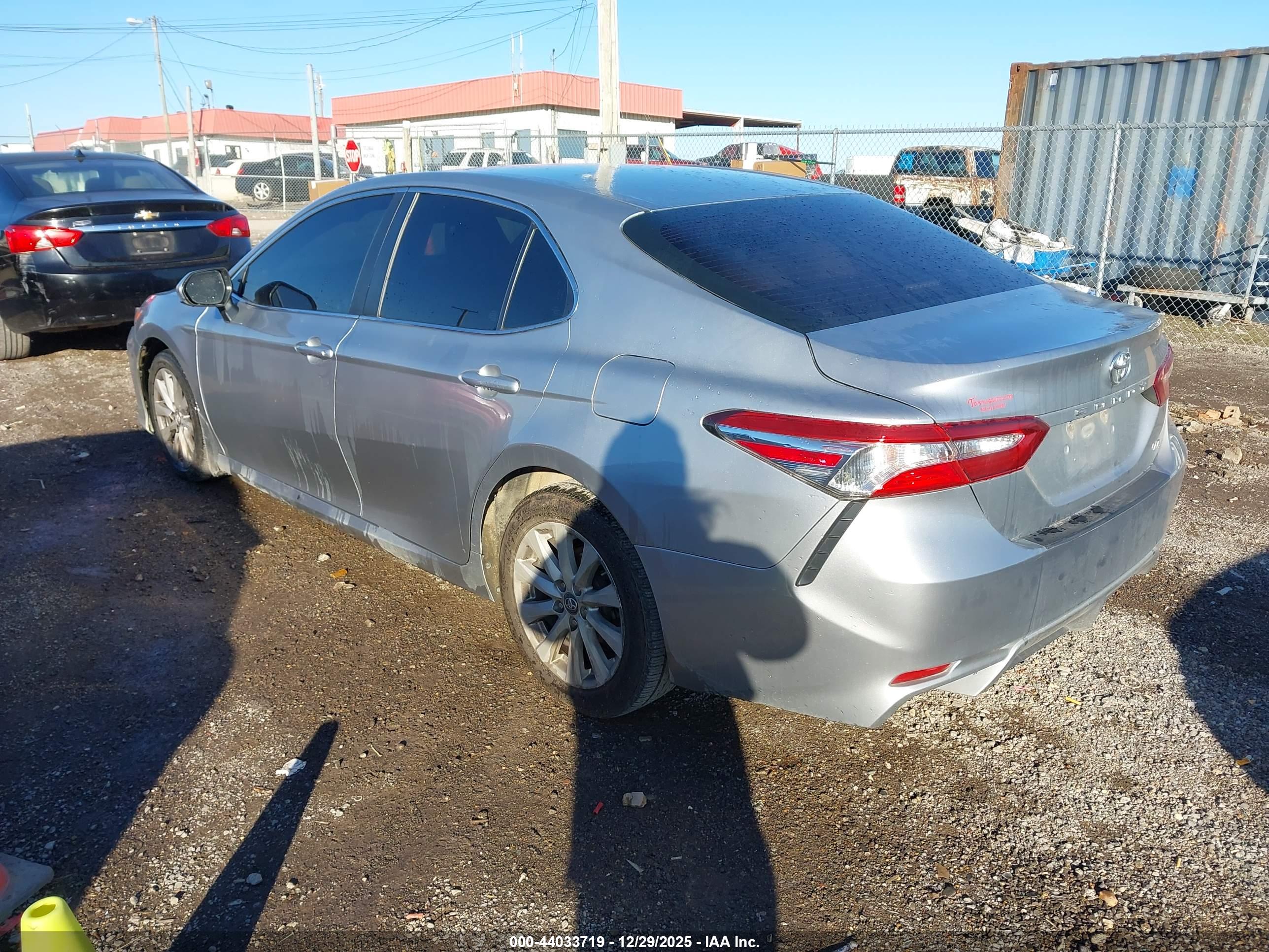 TOYOTA CAMRY image 3