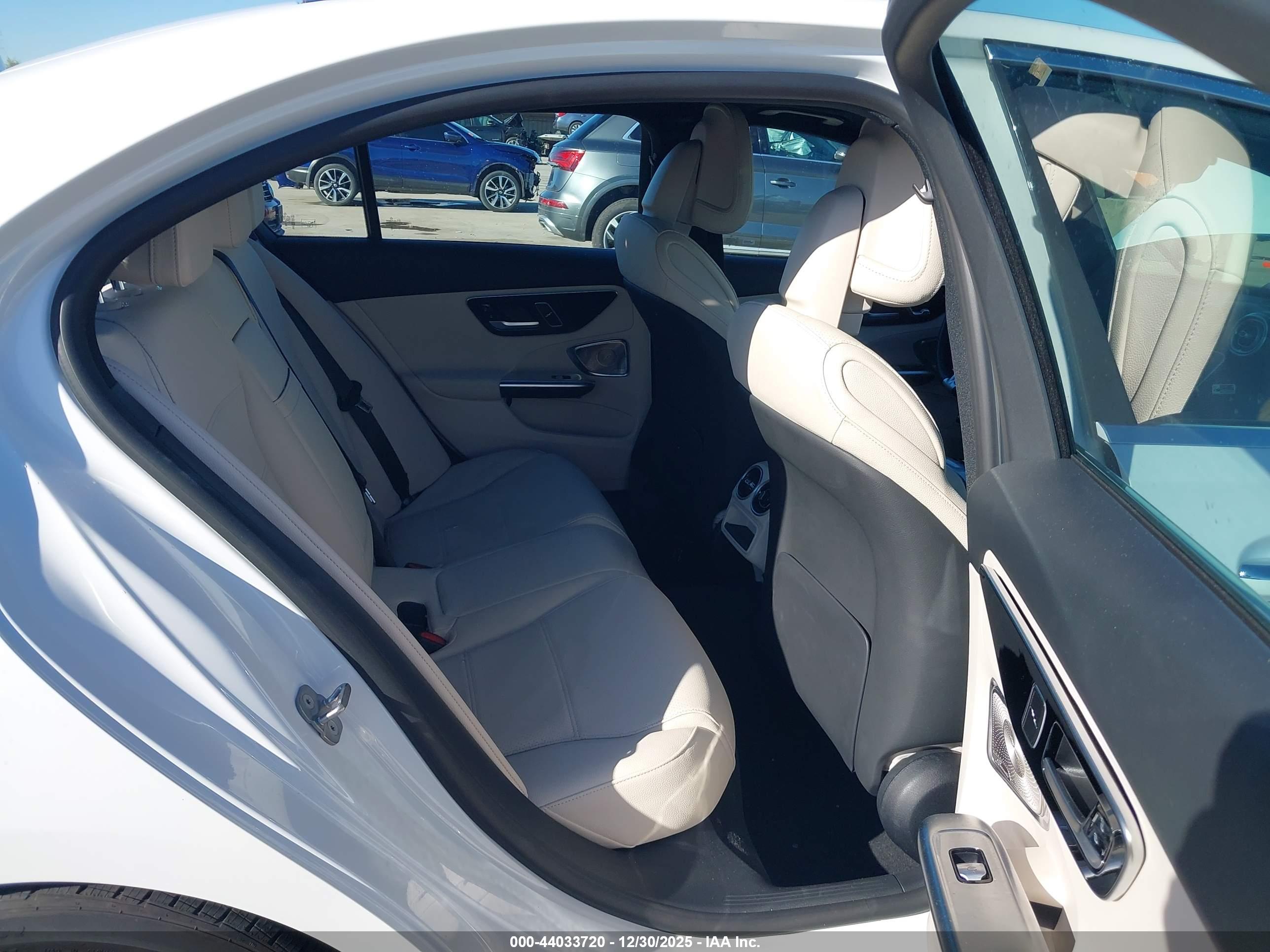 MERCEDES-BENZ C image 8