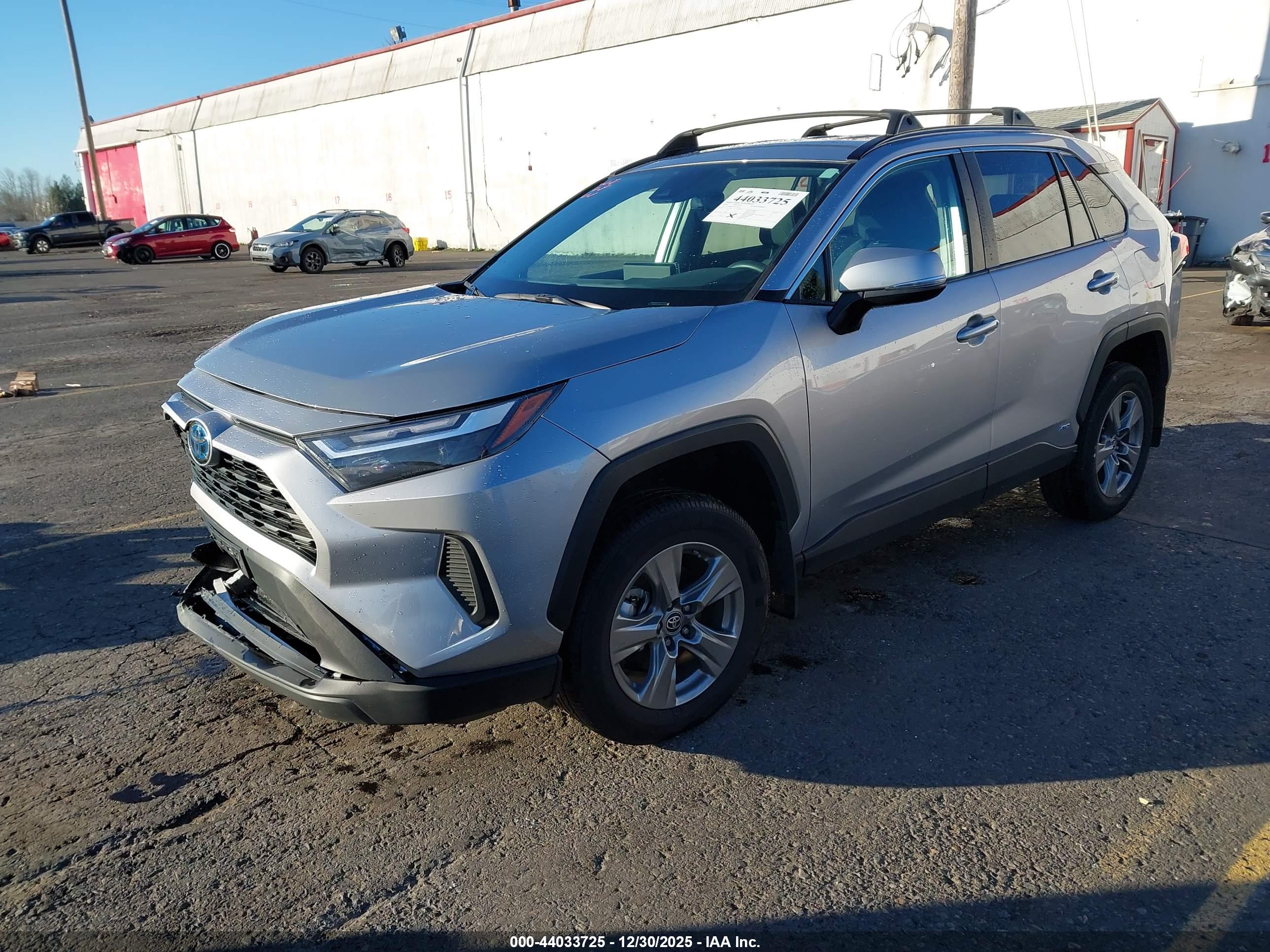 TOYOTA RAV4 image 2