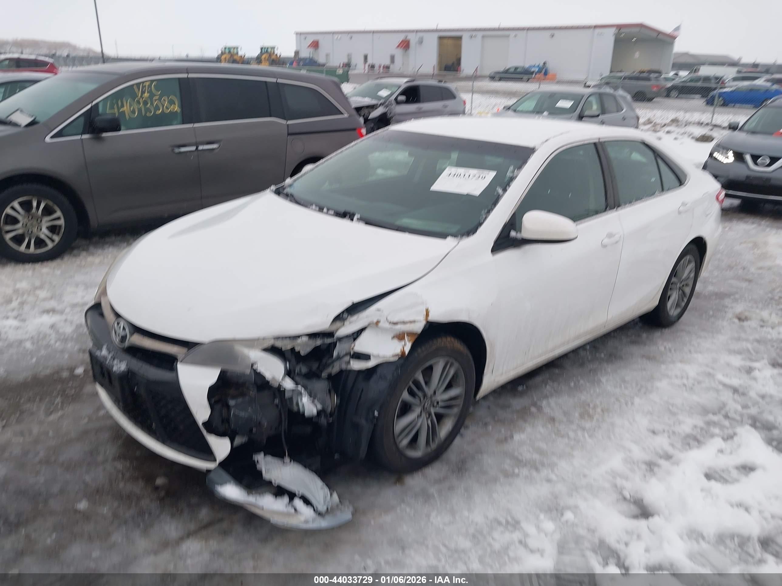 TOYOTA CAMRY image 2