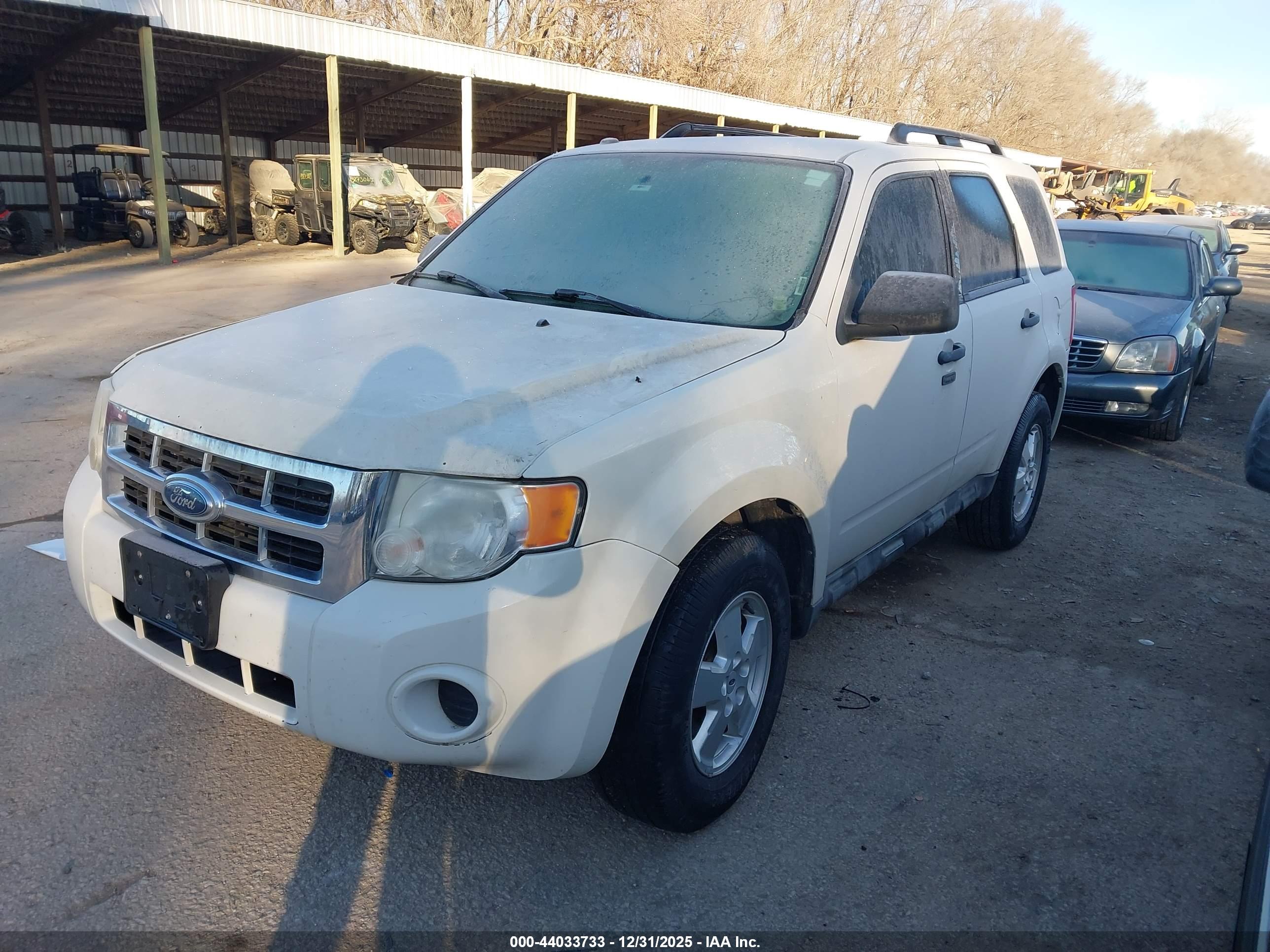 FORD ESCAPE image 2