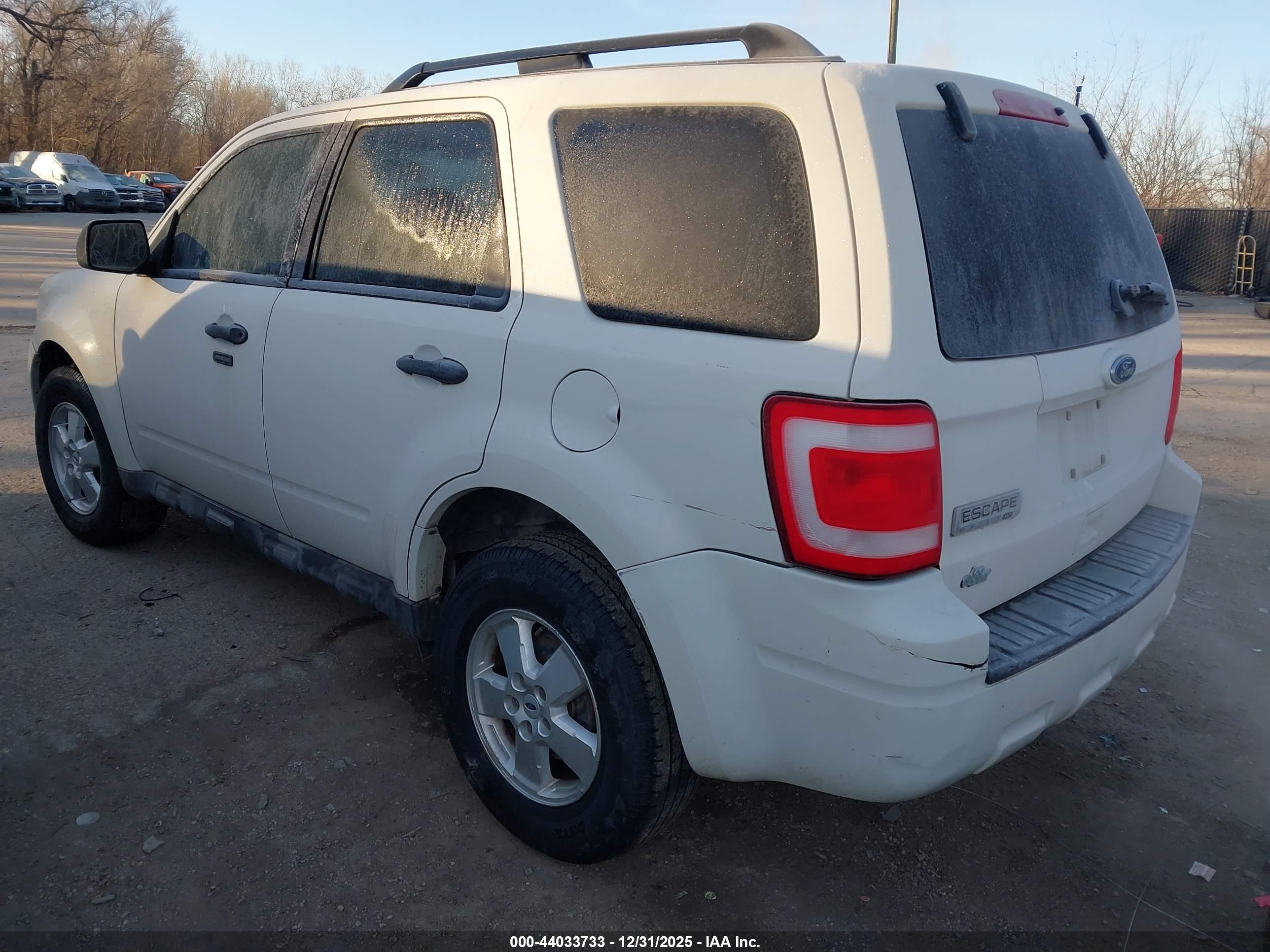 FORD ESCAPE image 3