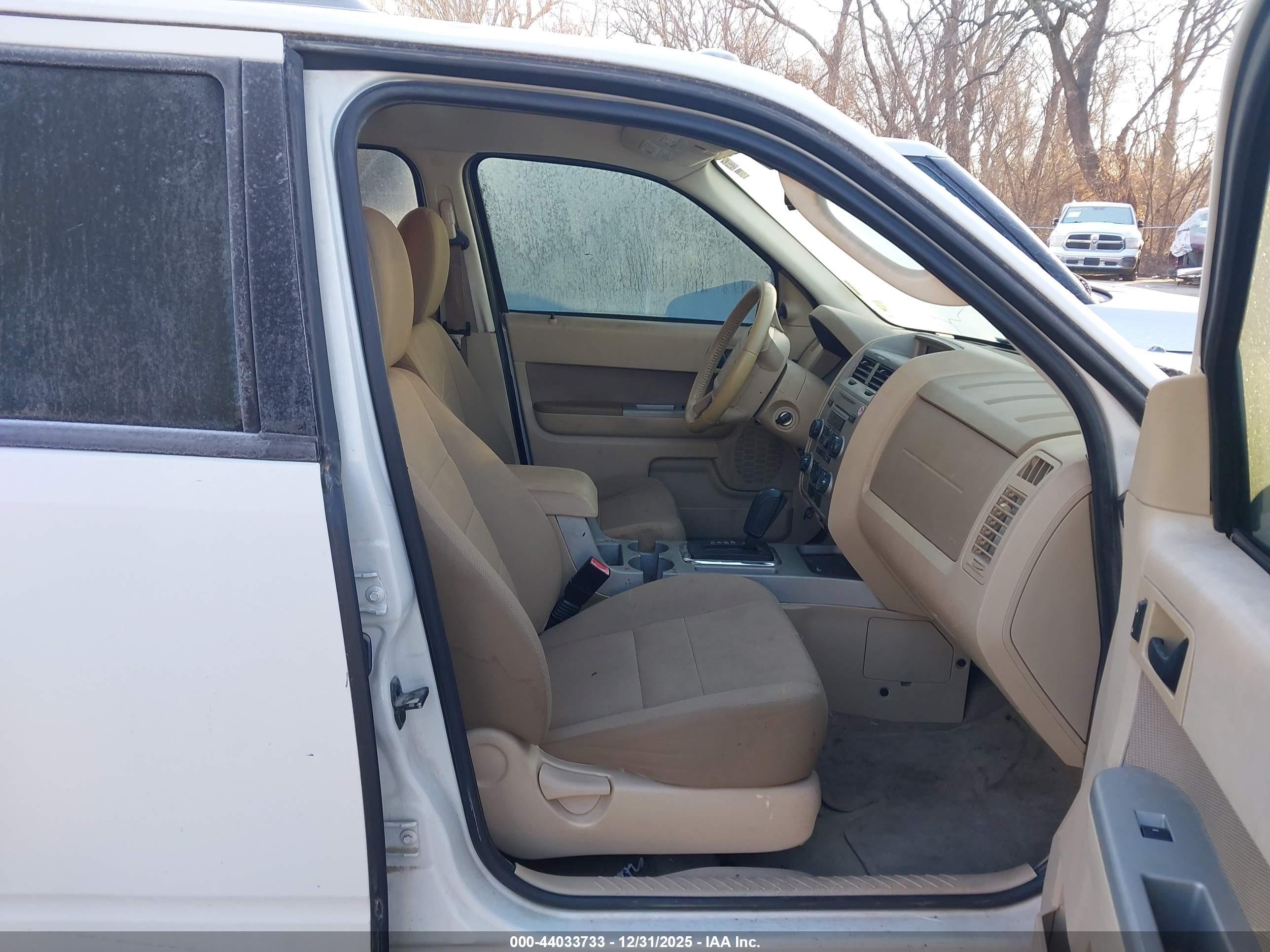 FORD ESCAPE image 5
