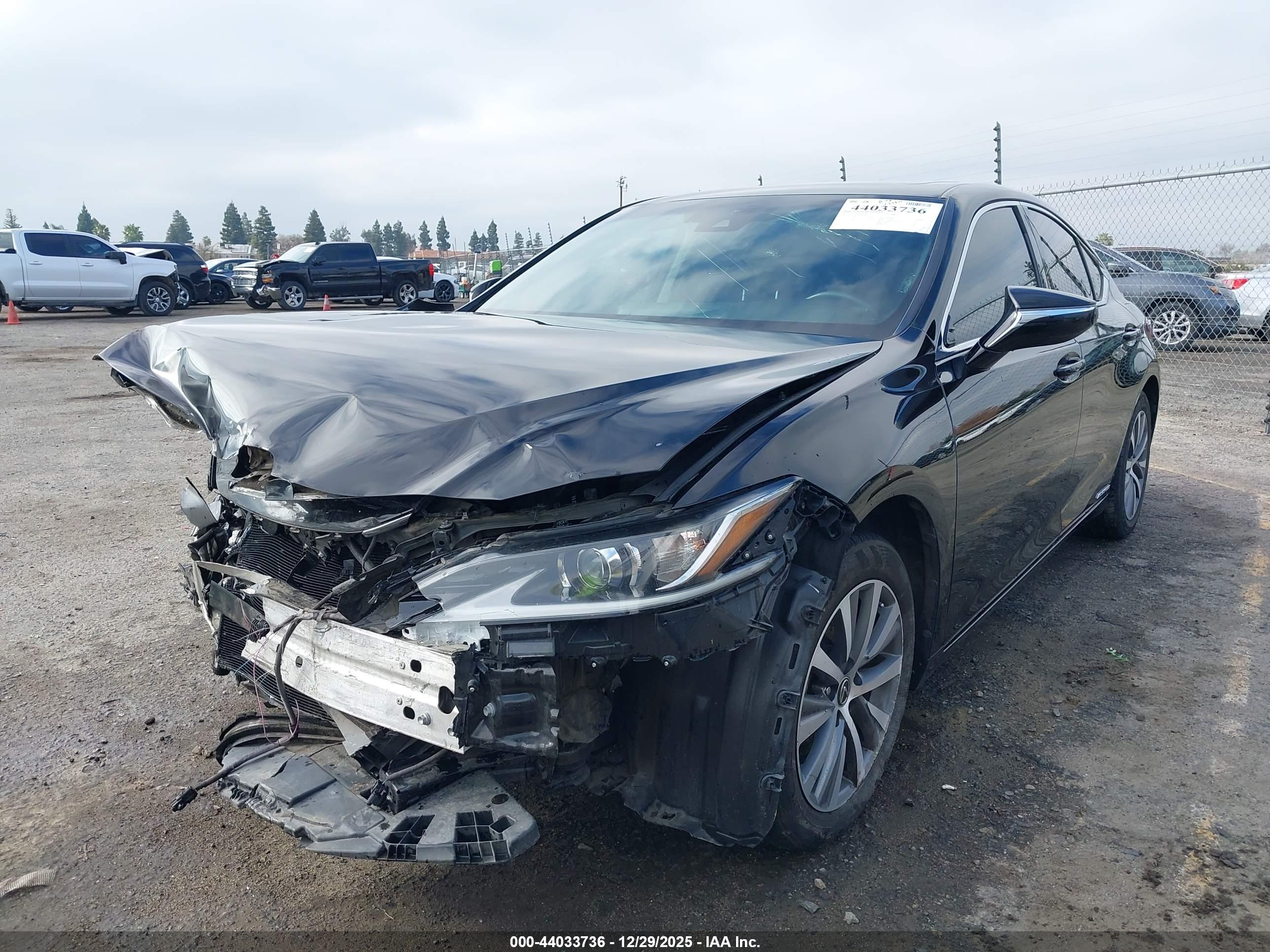 LEXUS ES image 2