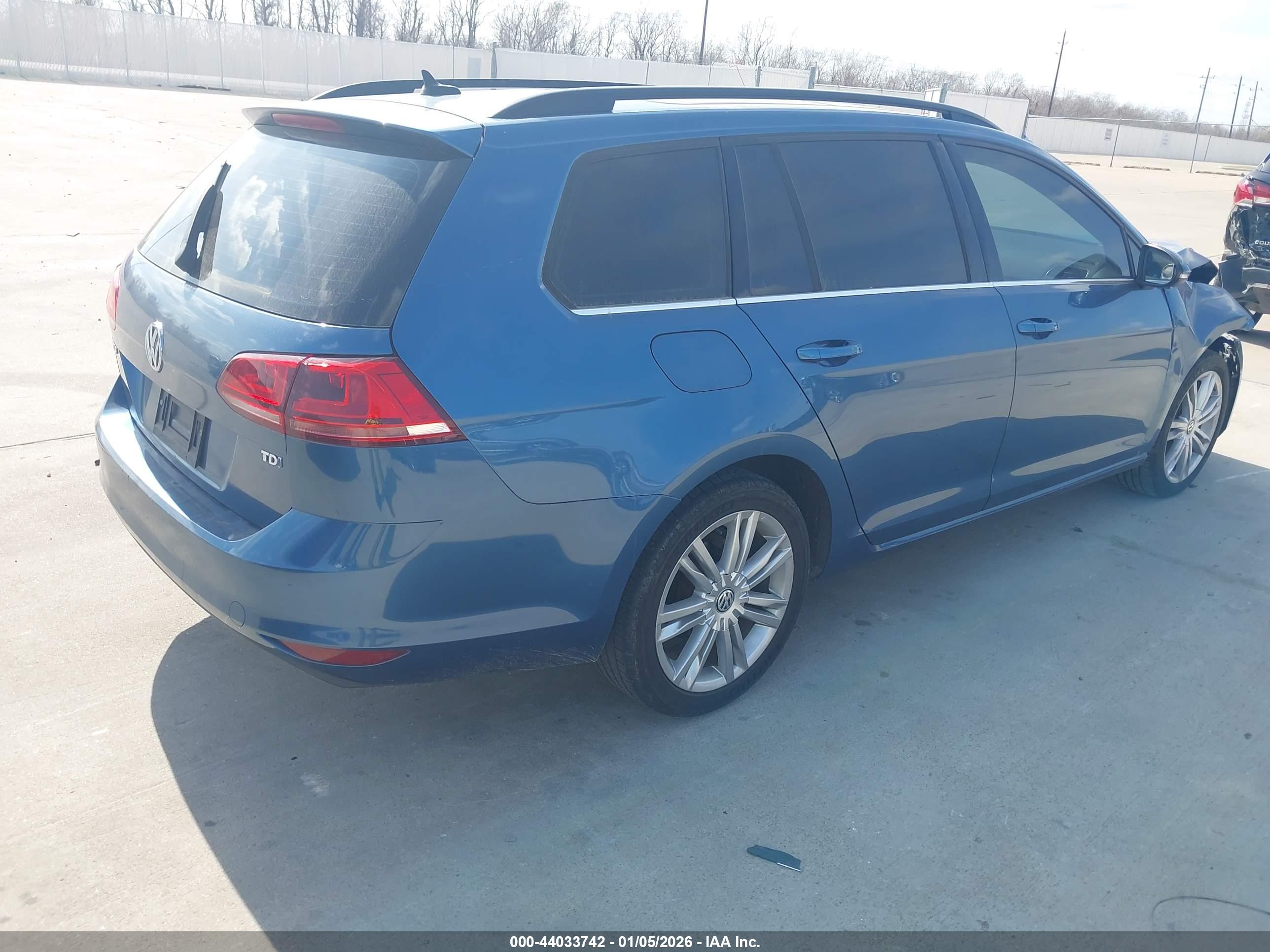 VOLKSWAGEN GOLF image 4