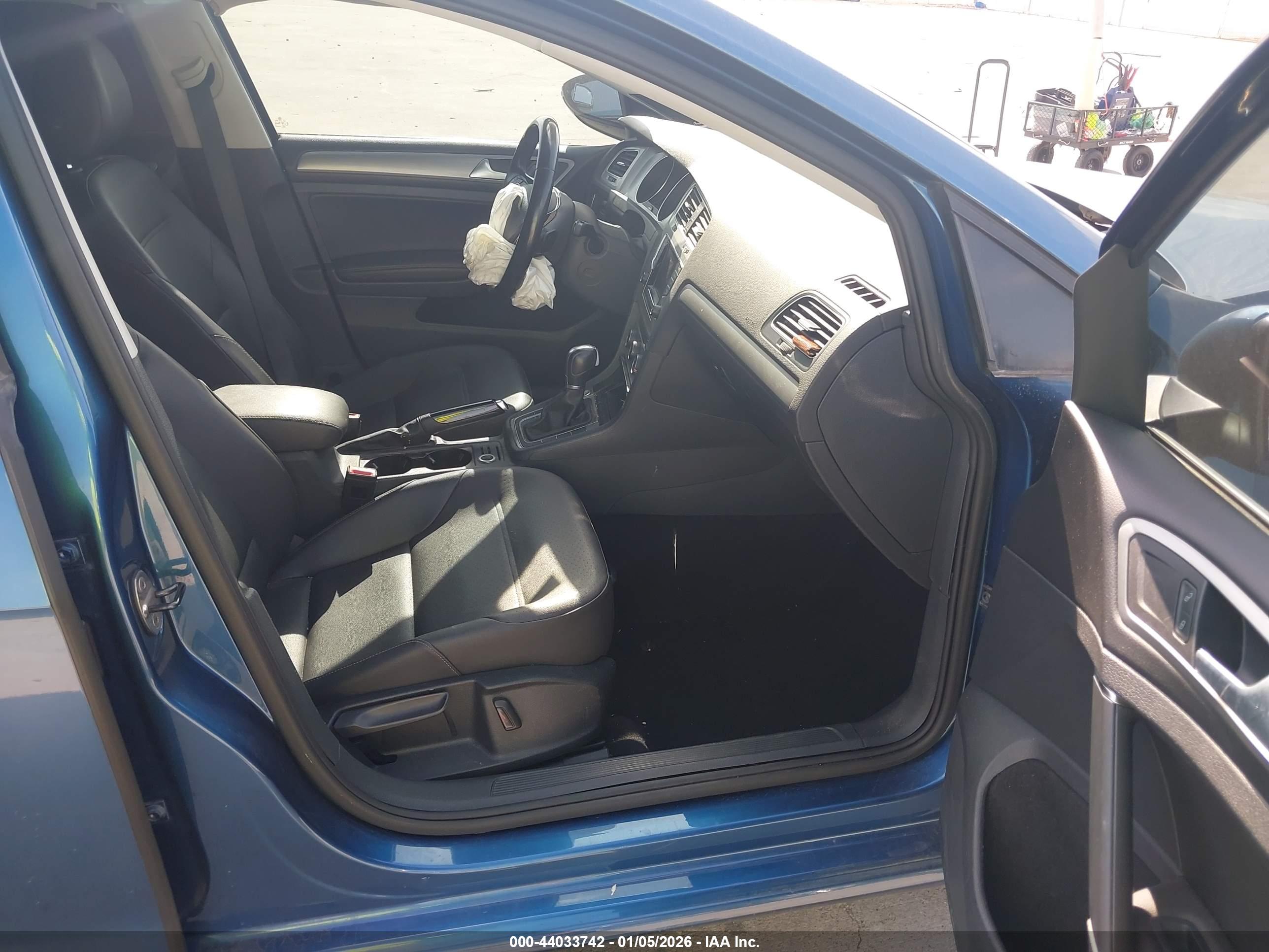 VOLKSWAGEN GOLF image 5