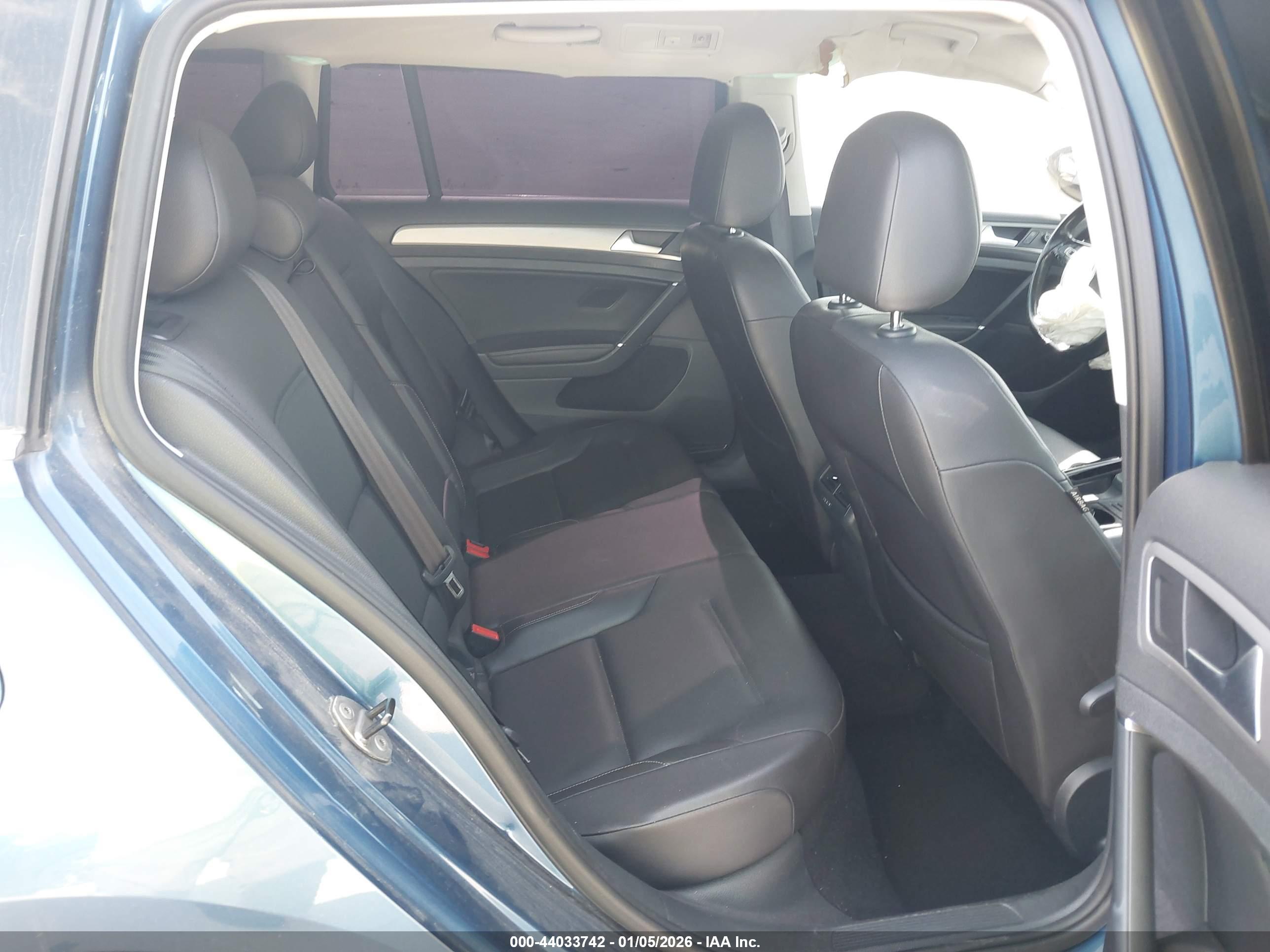 VOLKSWAGEN GOLF image 8