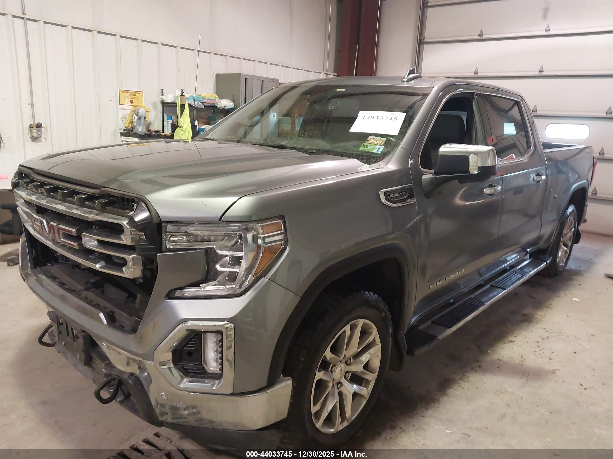 GMC SIERRA image 2