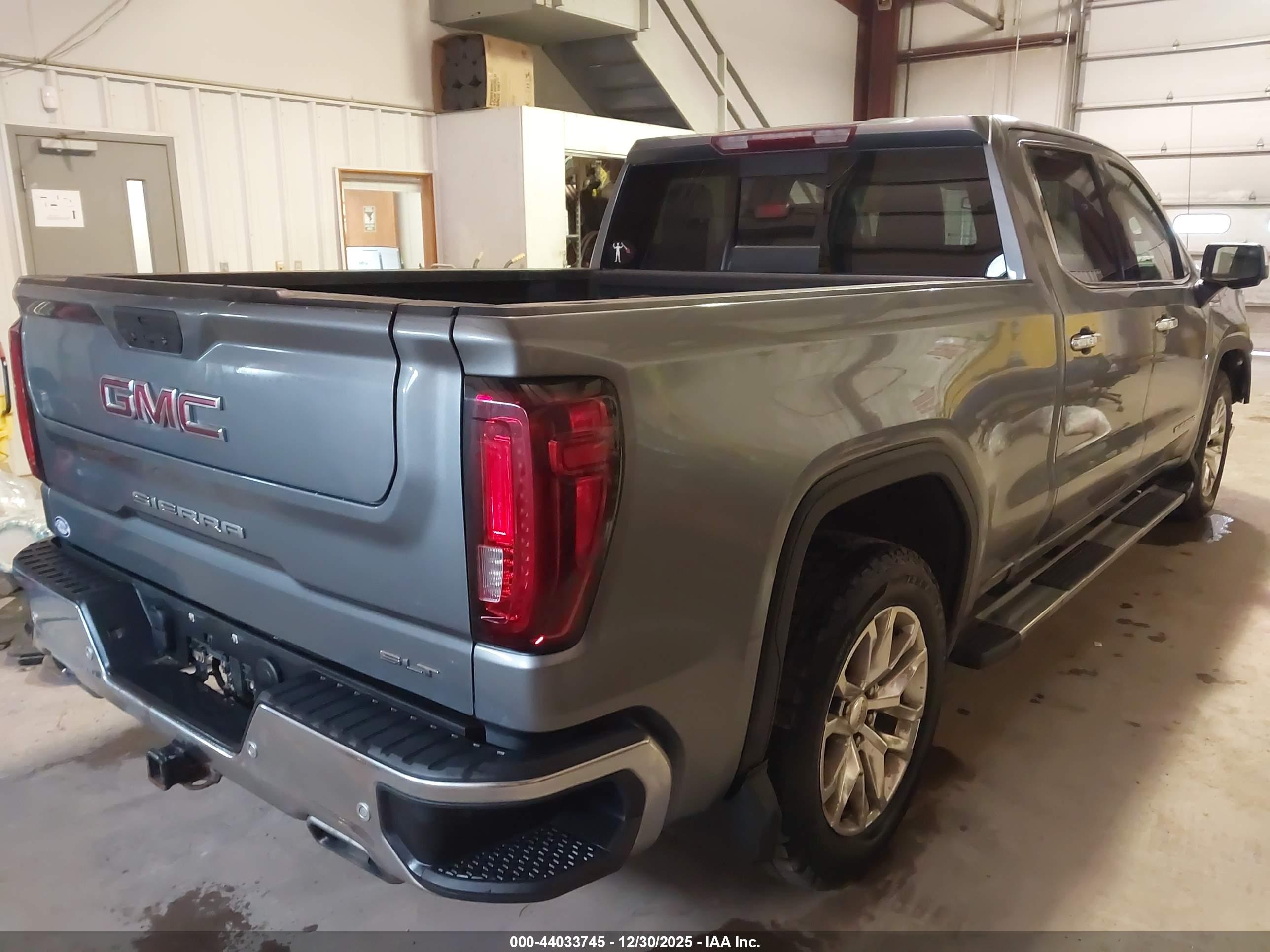 GMC SIERRA image 4