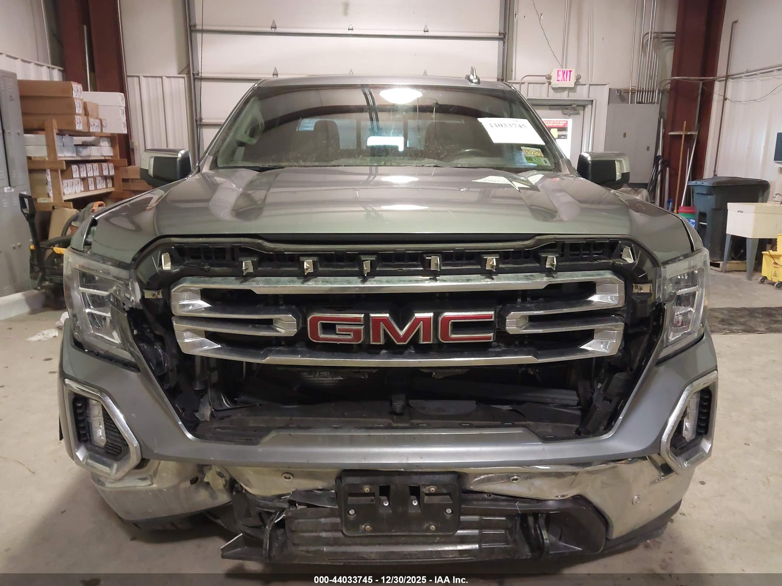 GMC SIERRA image 6