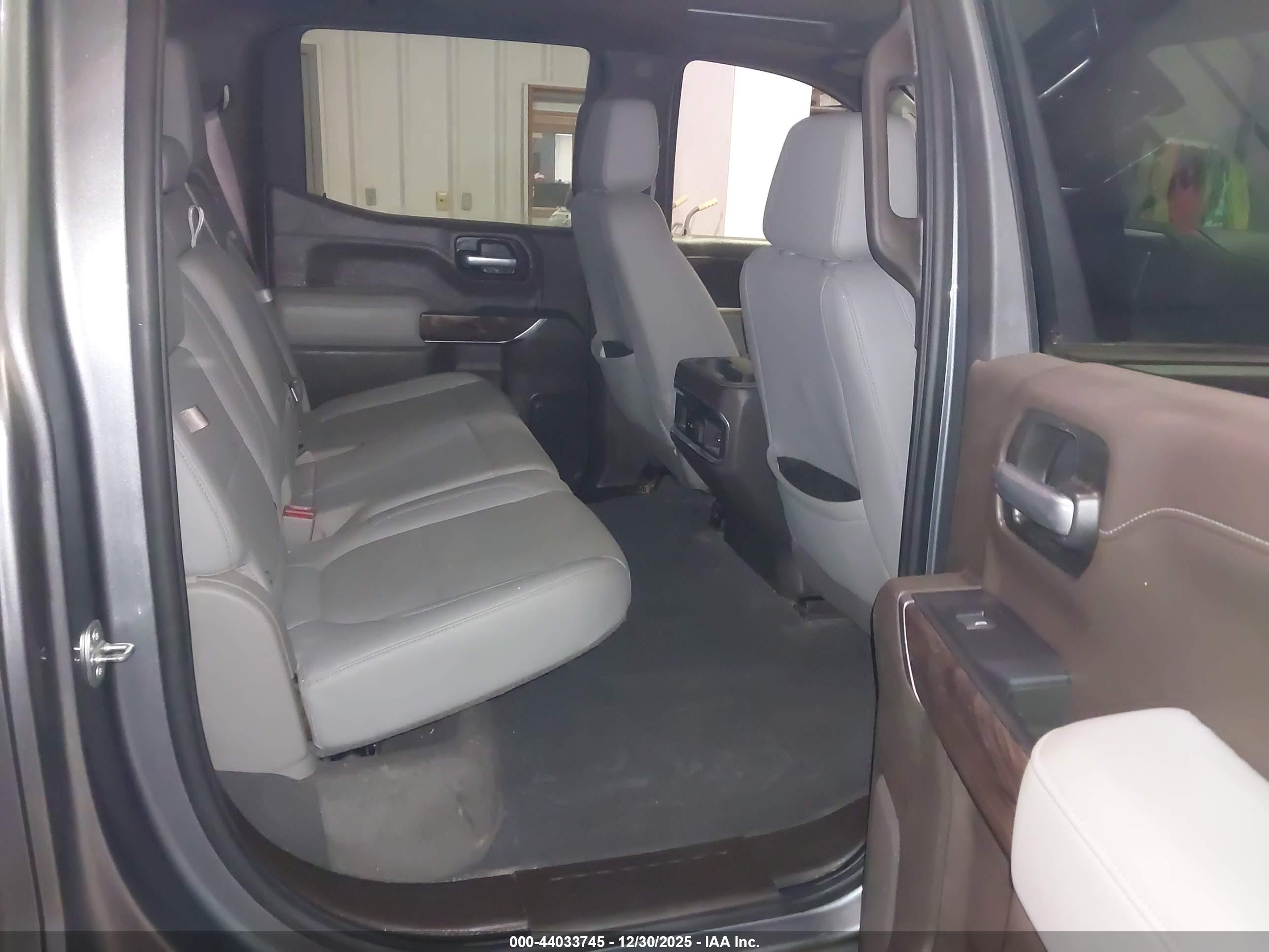 GMC SIERRA image 8