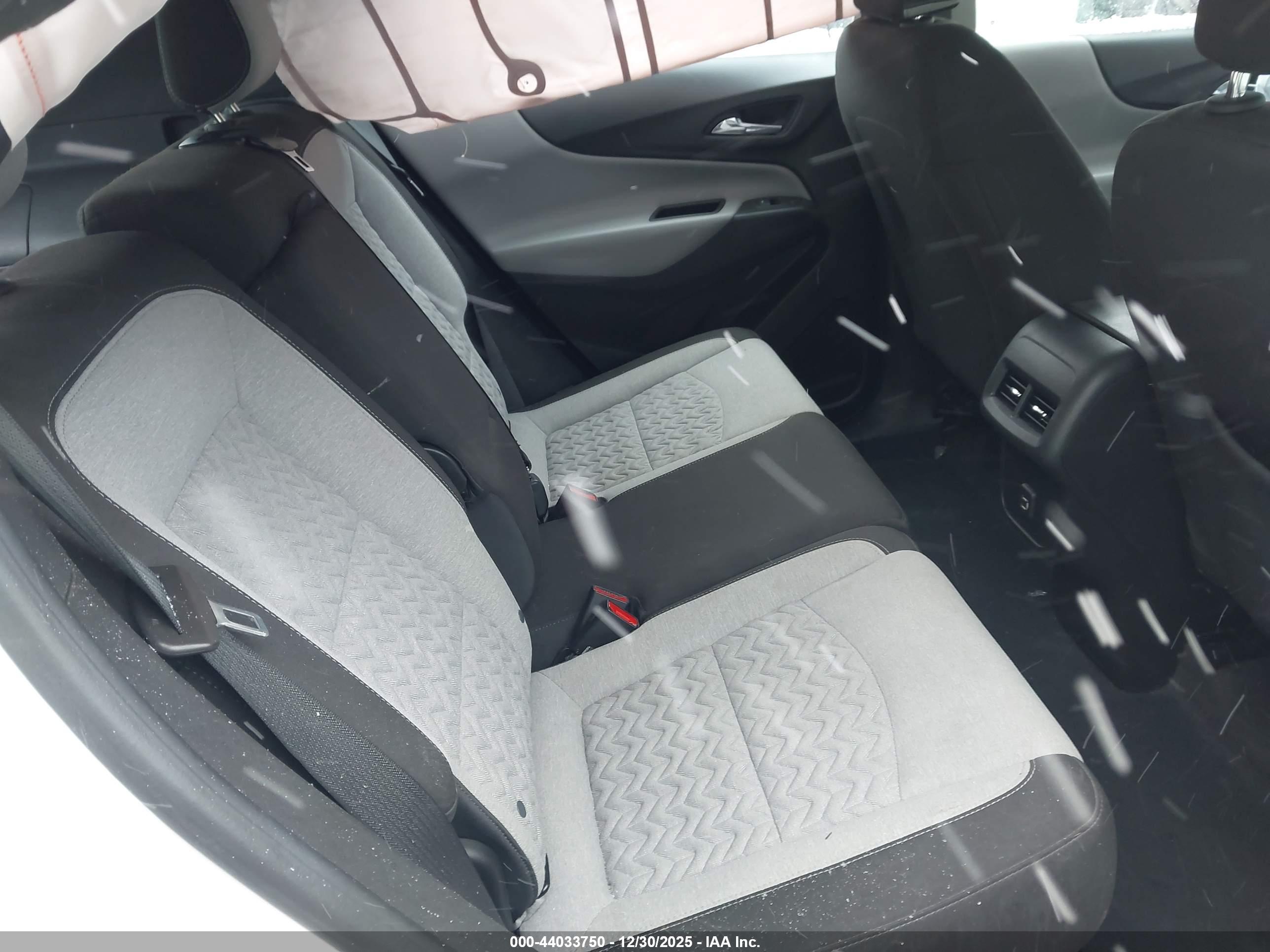 CHEVROLET EQUINOX image 8