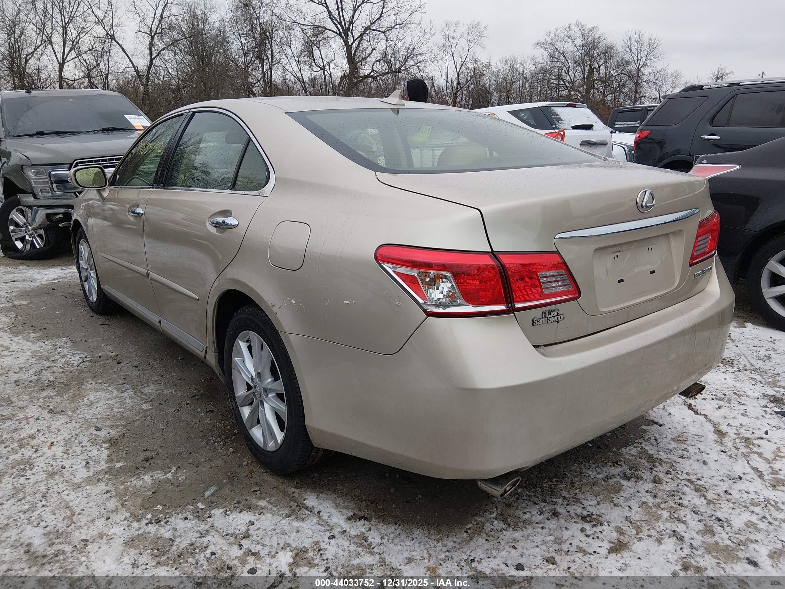 LEXUS ES image 3