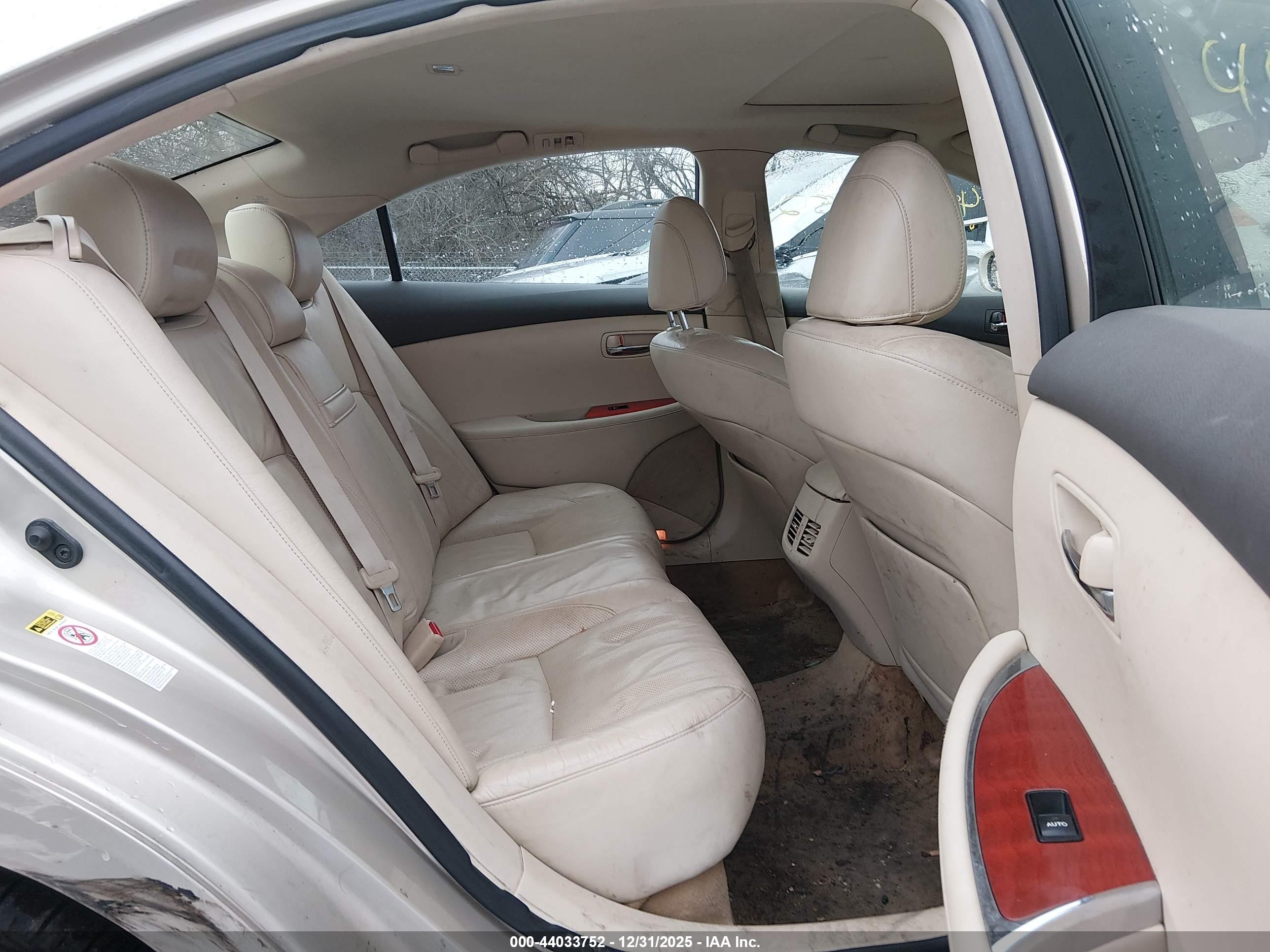 LEXUS ES image 8