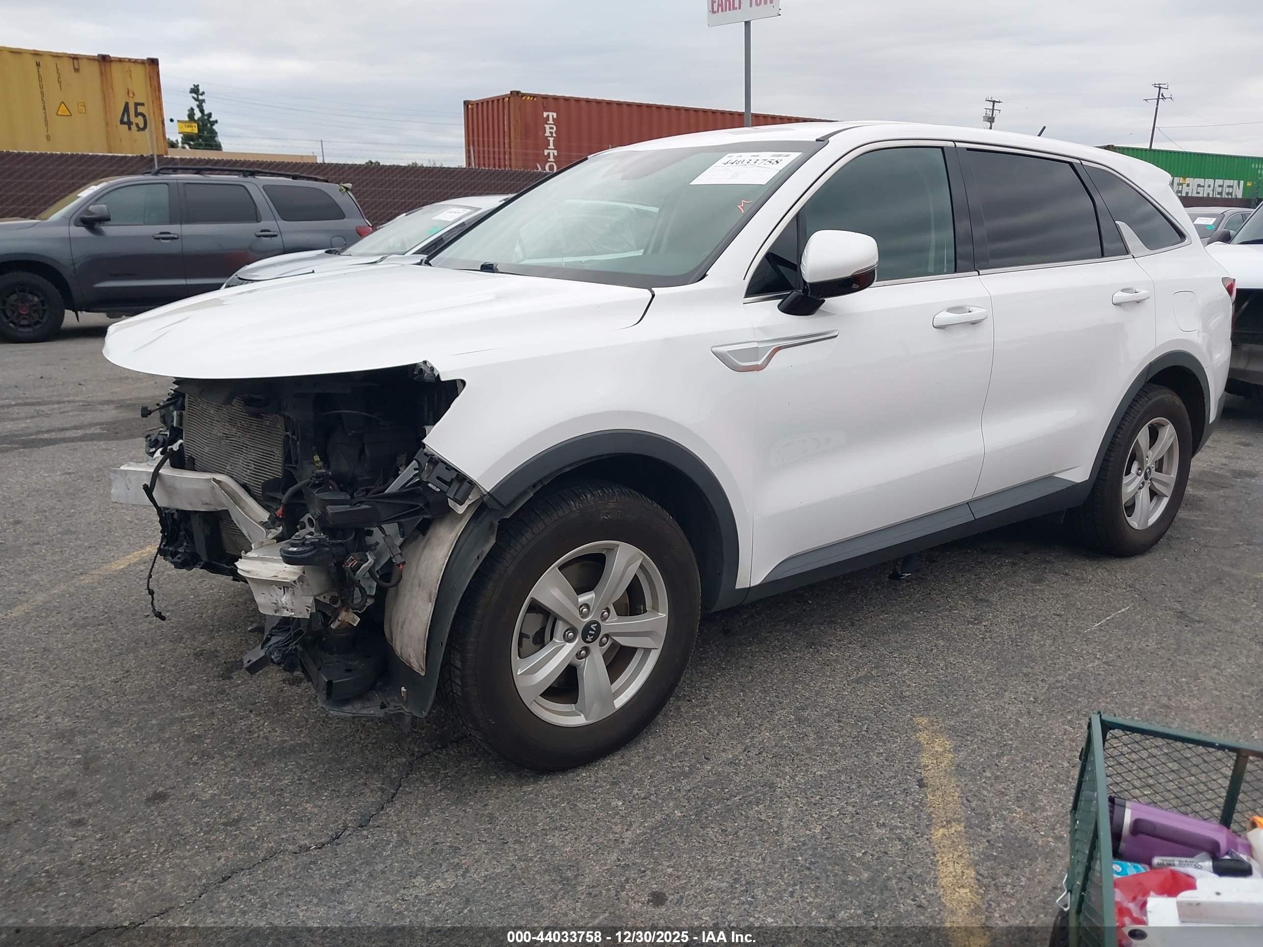 KIA SORENTO image 2