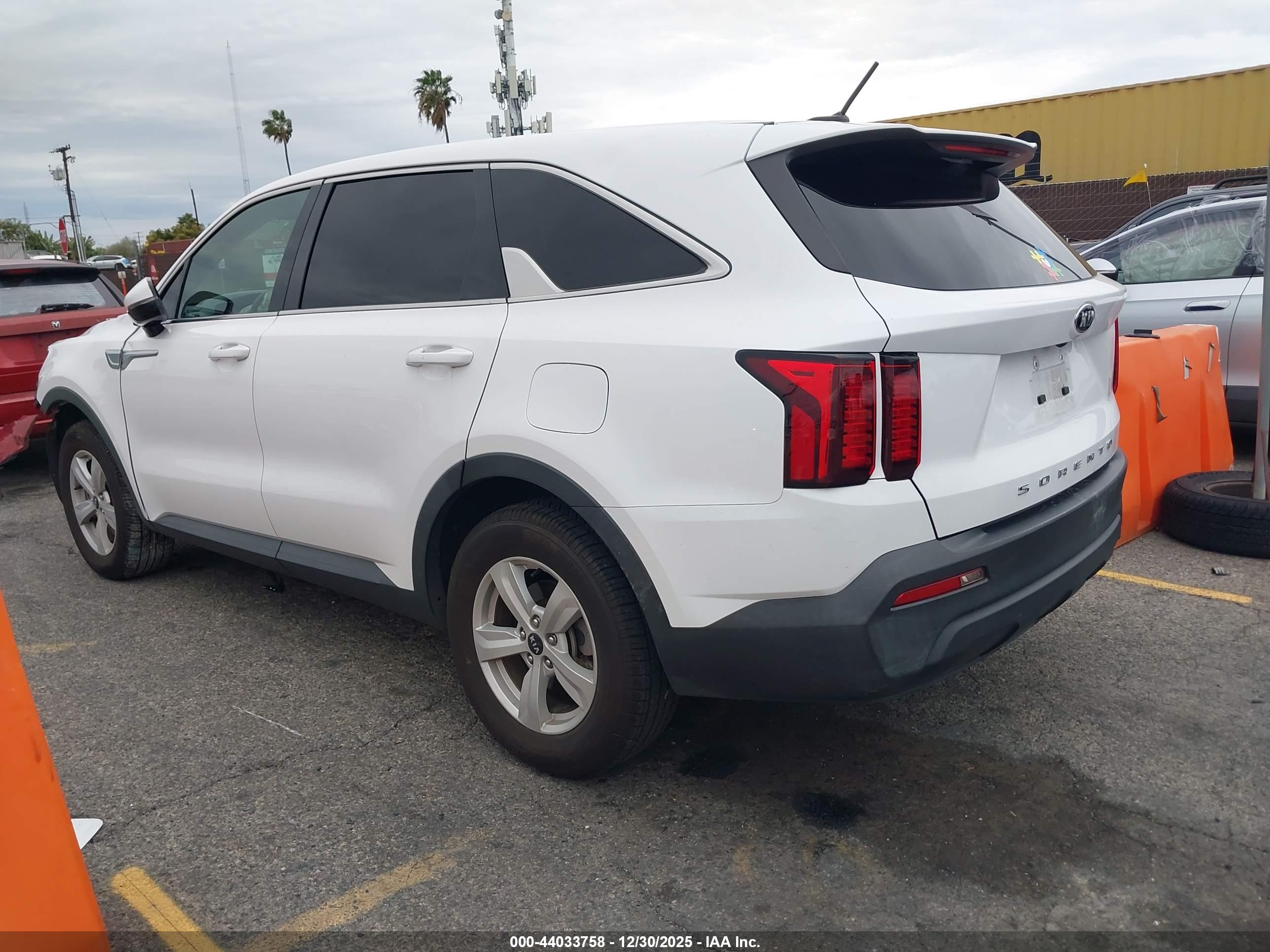 KIA SORENTO image 3