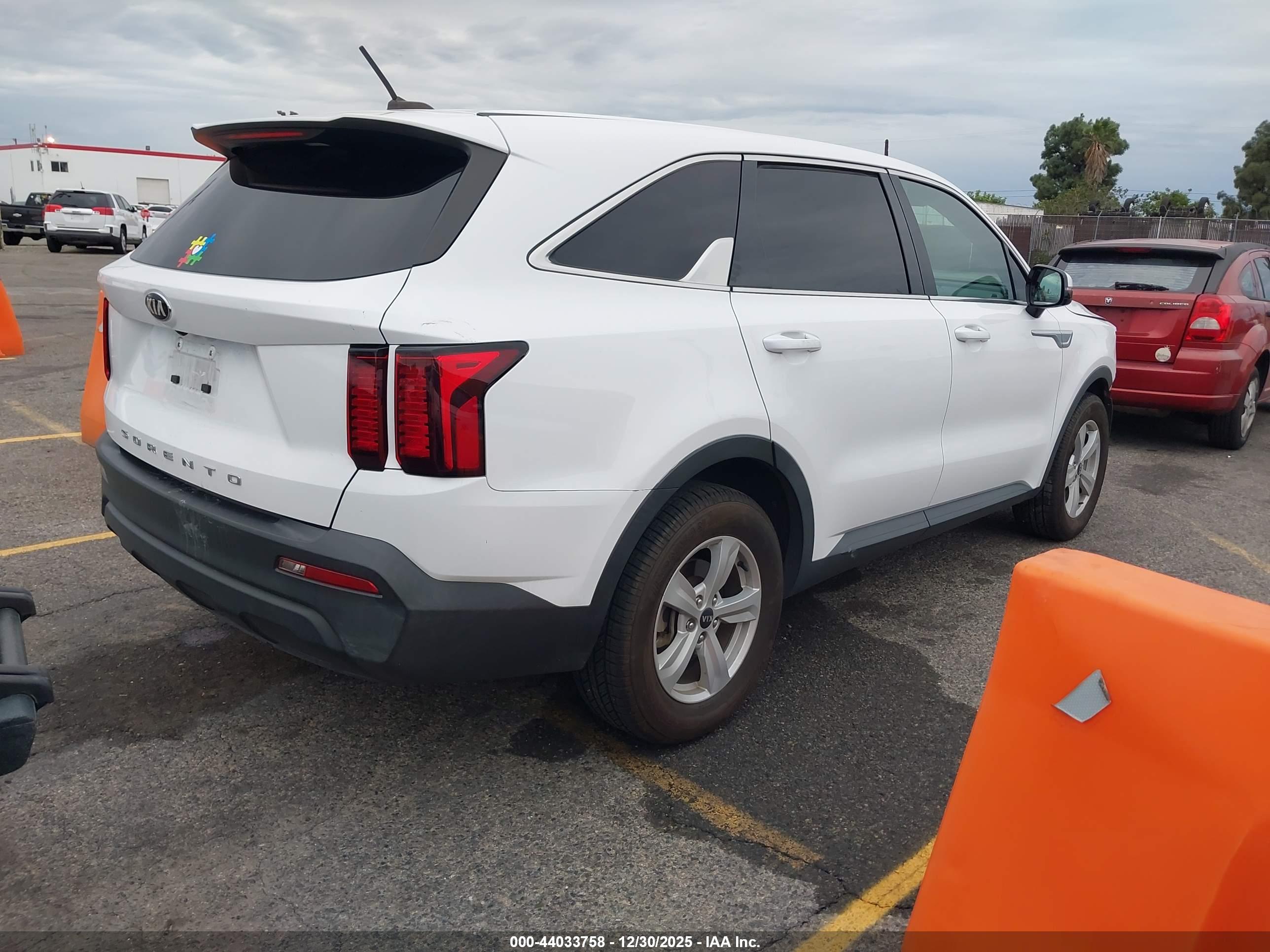 KIA SORENTO image 4