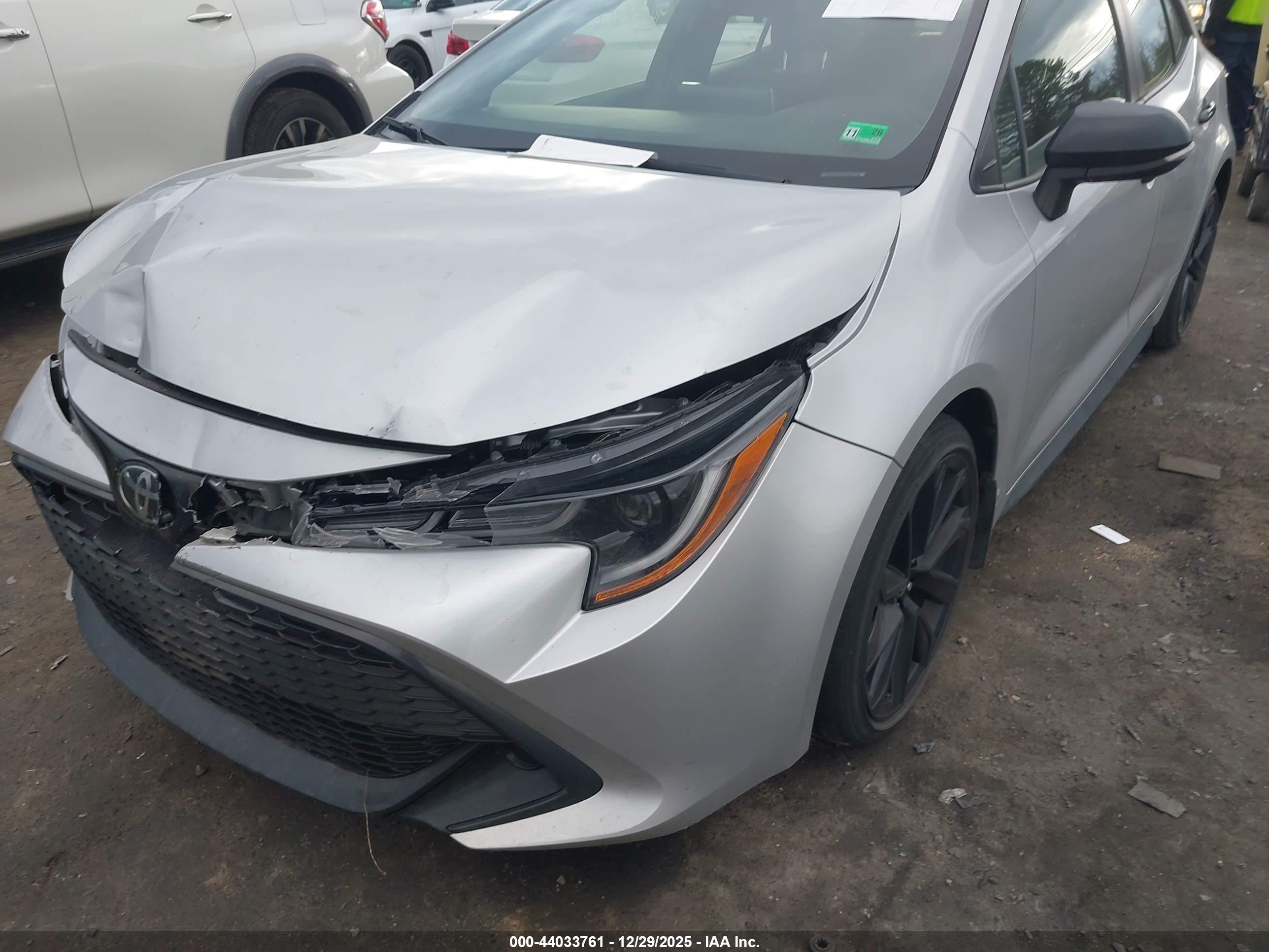 TOYOTA COROLLA image 6