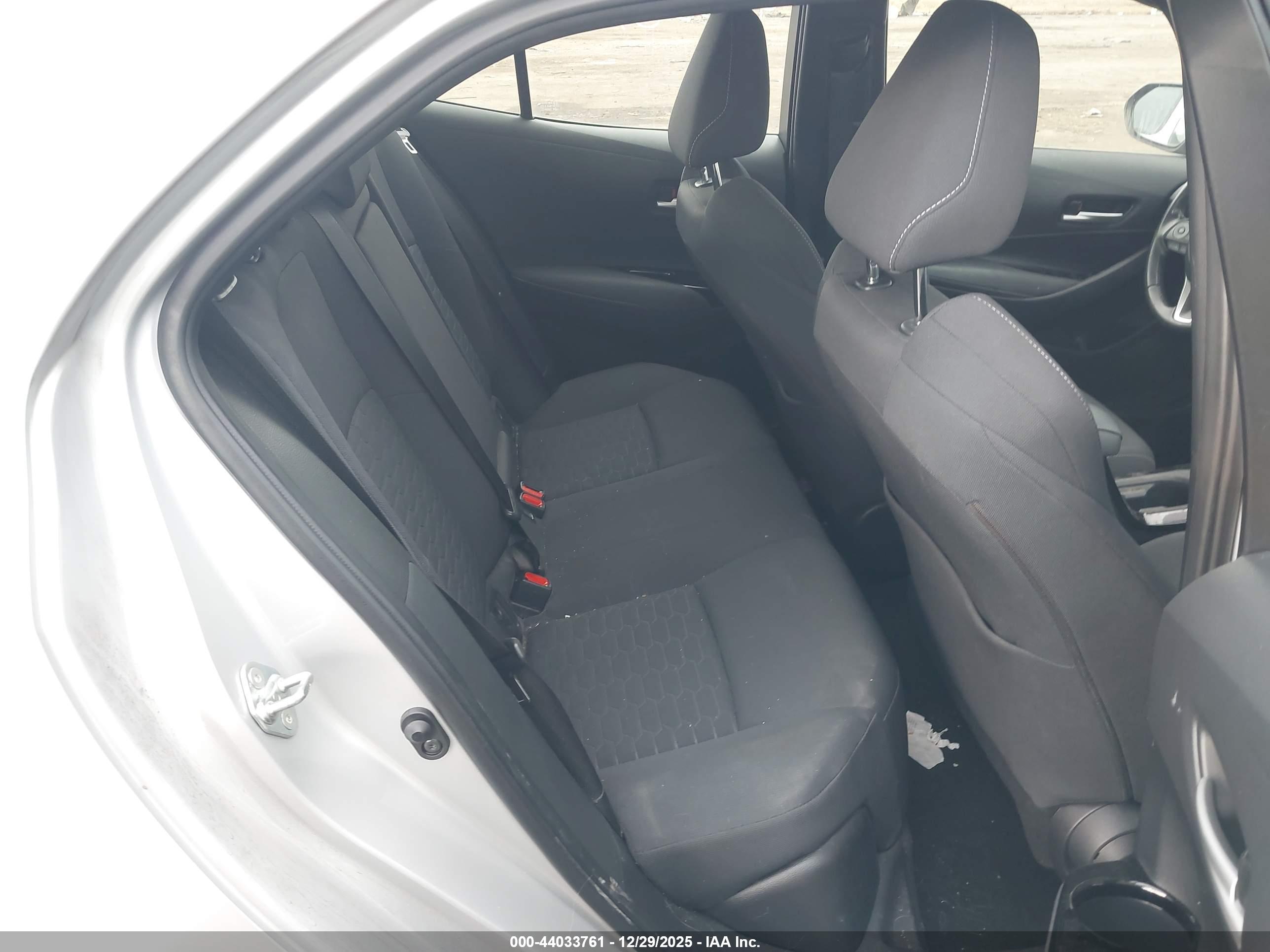 TOYOTA COROLLA image 8
