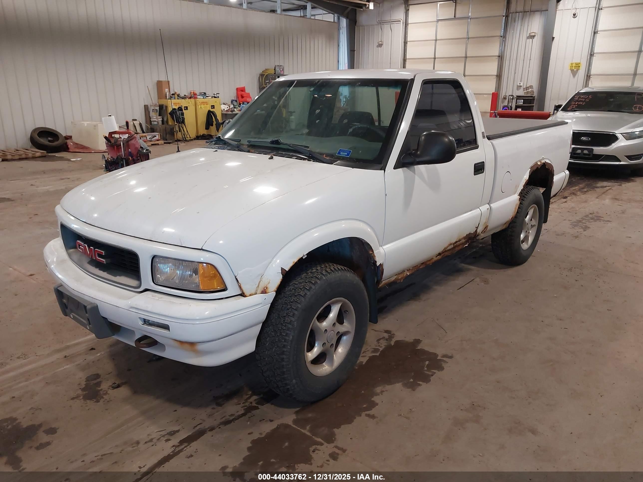 GMC SONOMA image 2