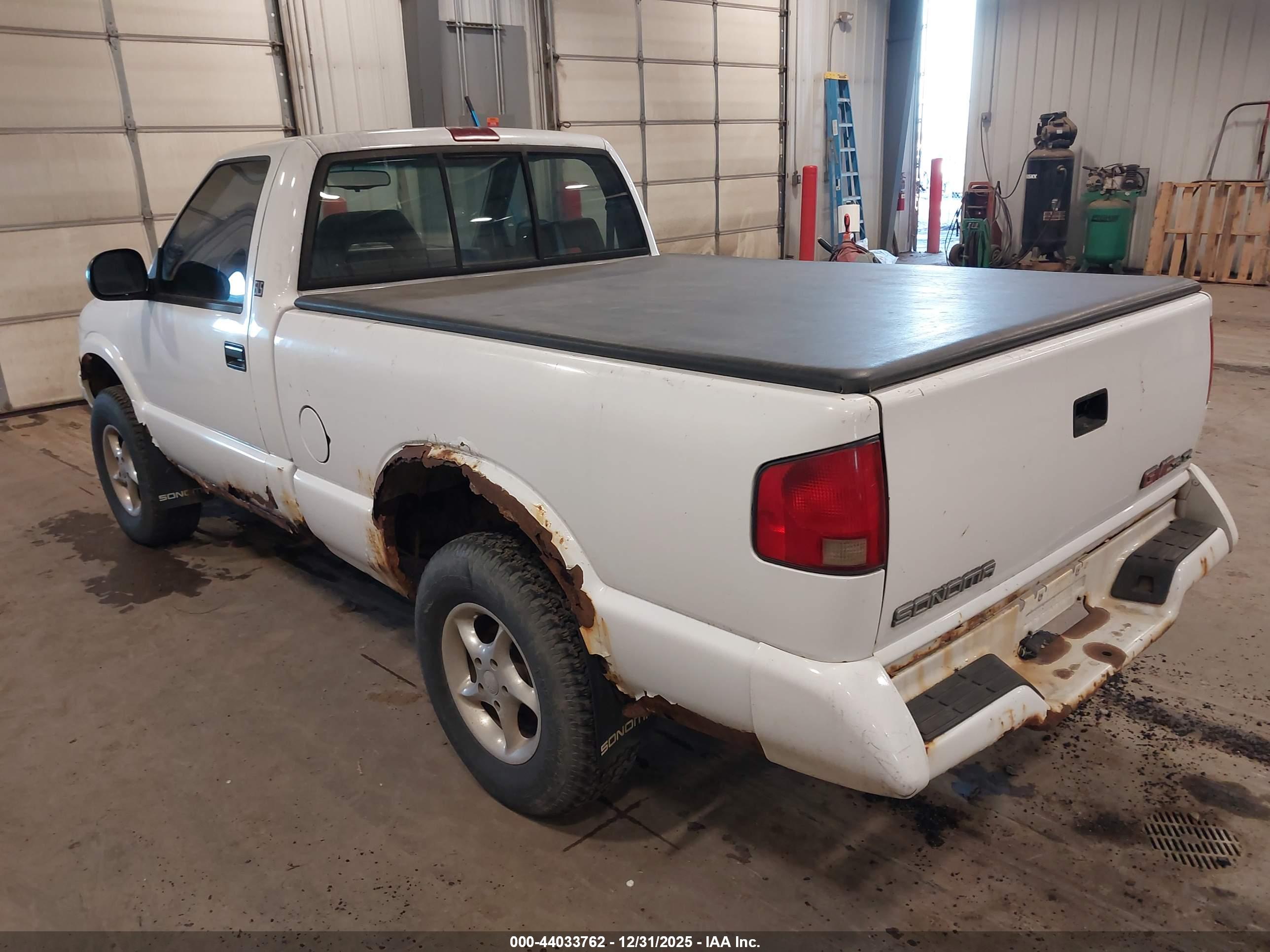 GMC SONOMA image 3