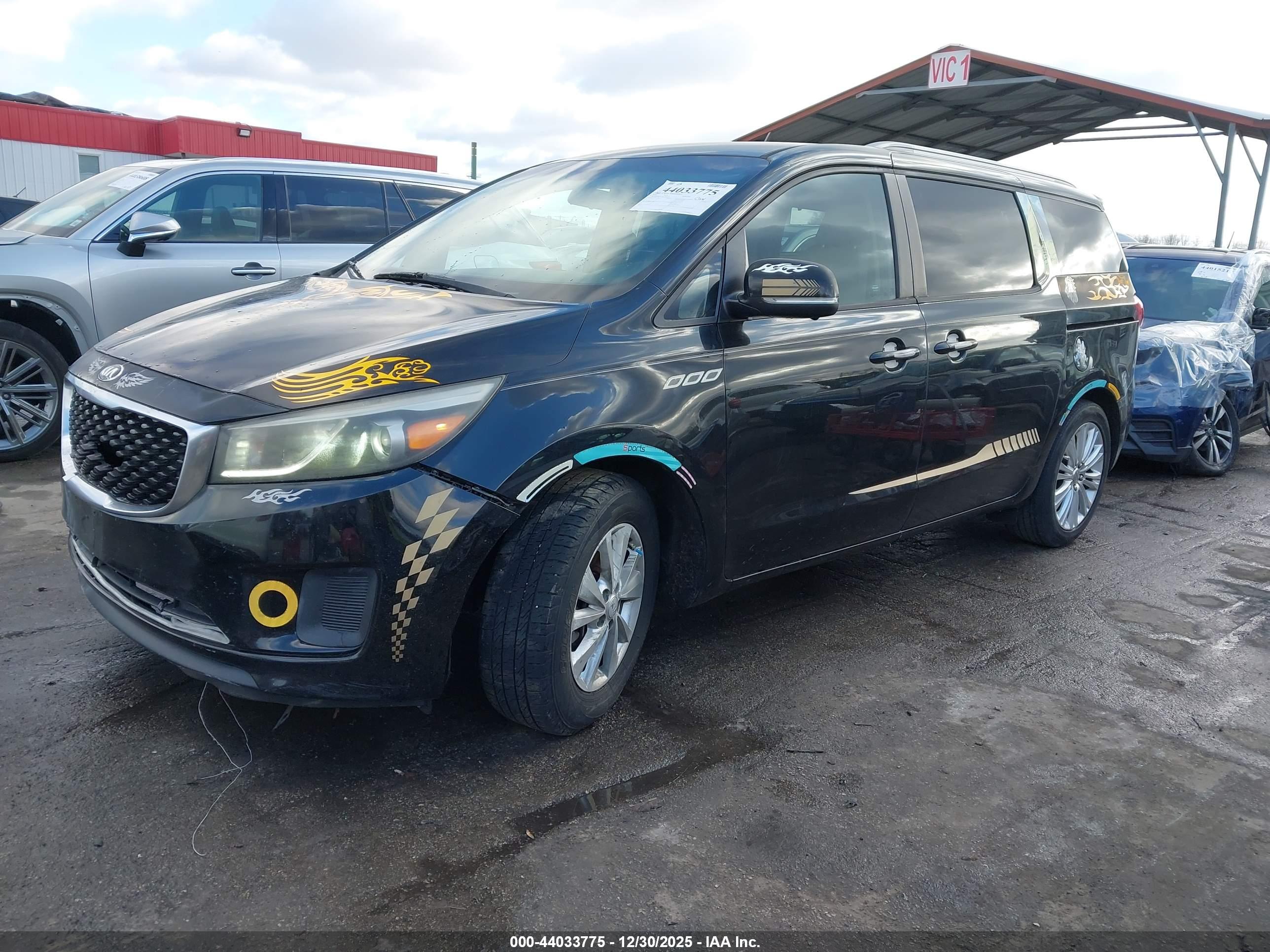 KIA SEDONA image 2