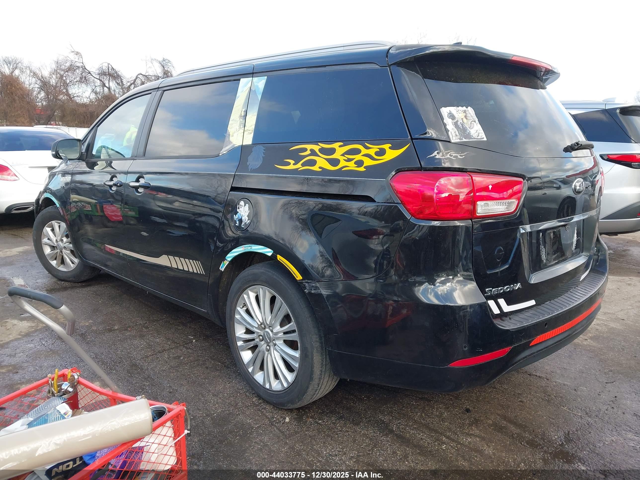 KIA SEDONA image 3