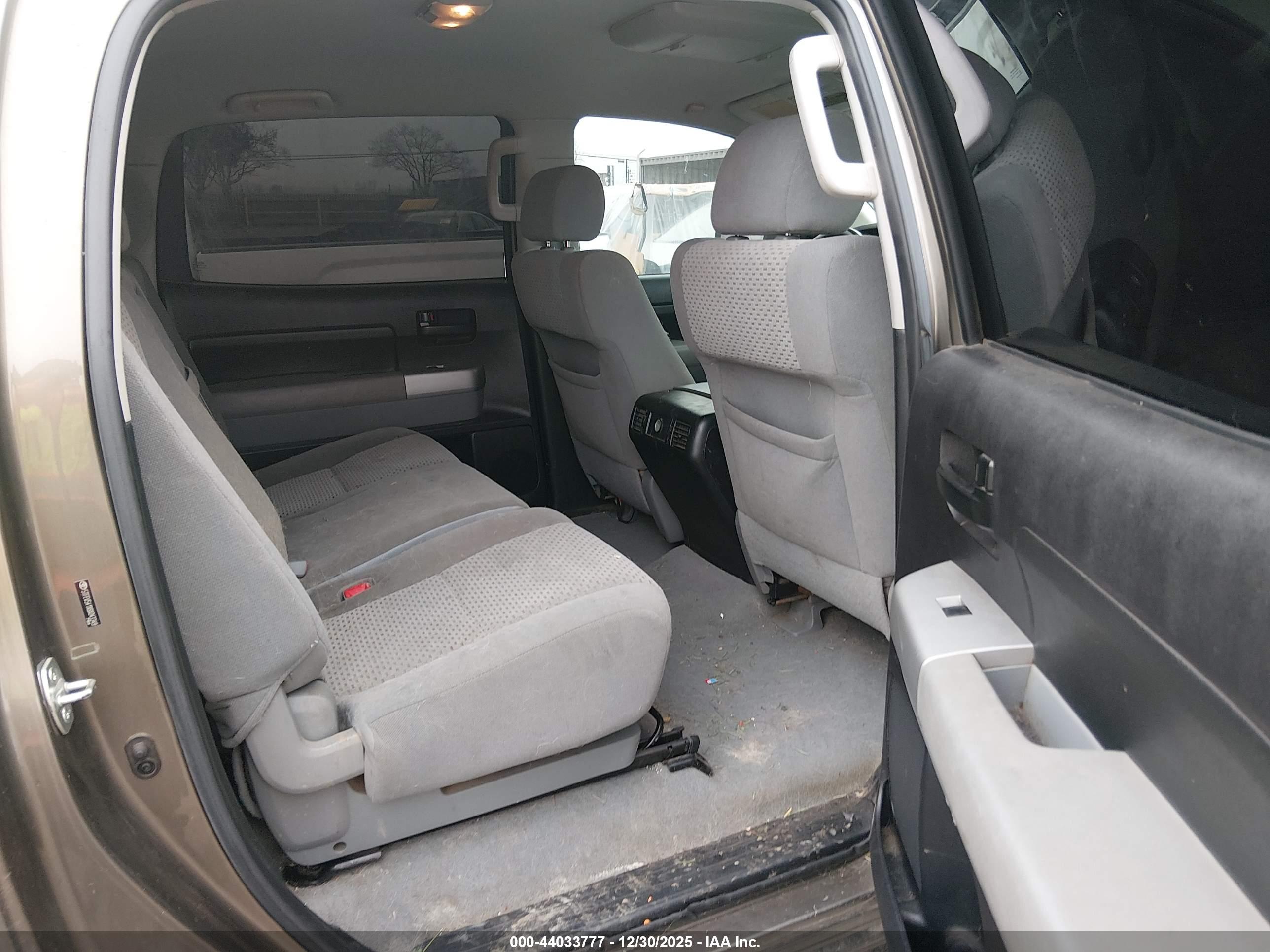 TOYOTA TUNDRA image 8