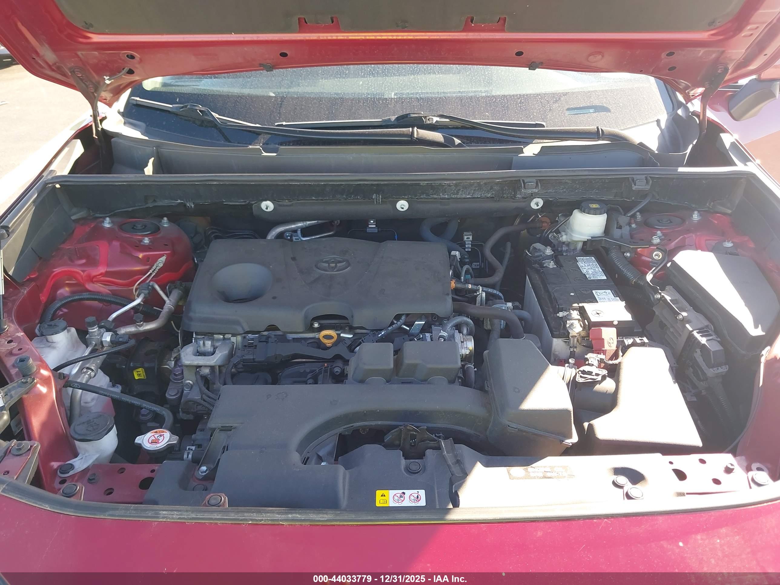 TOYOTA RAV4 image 10