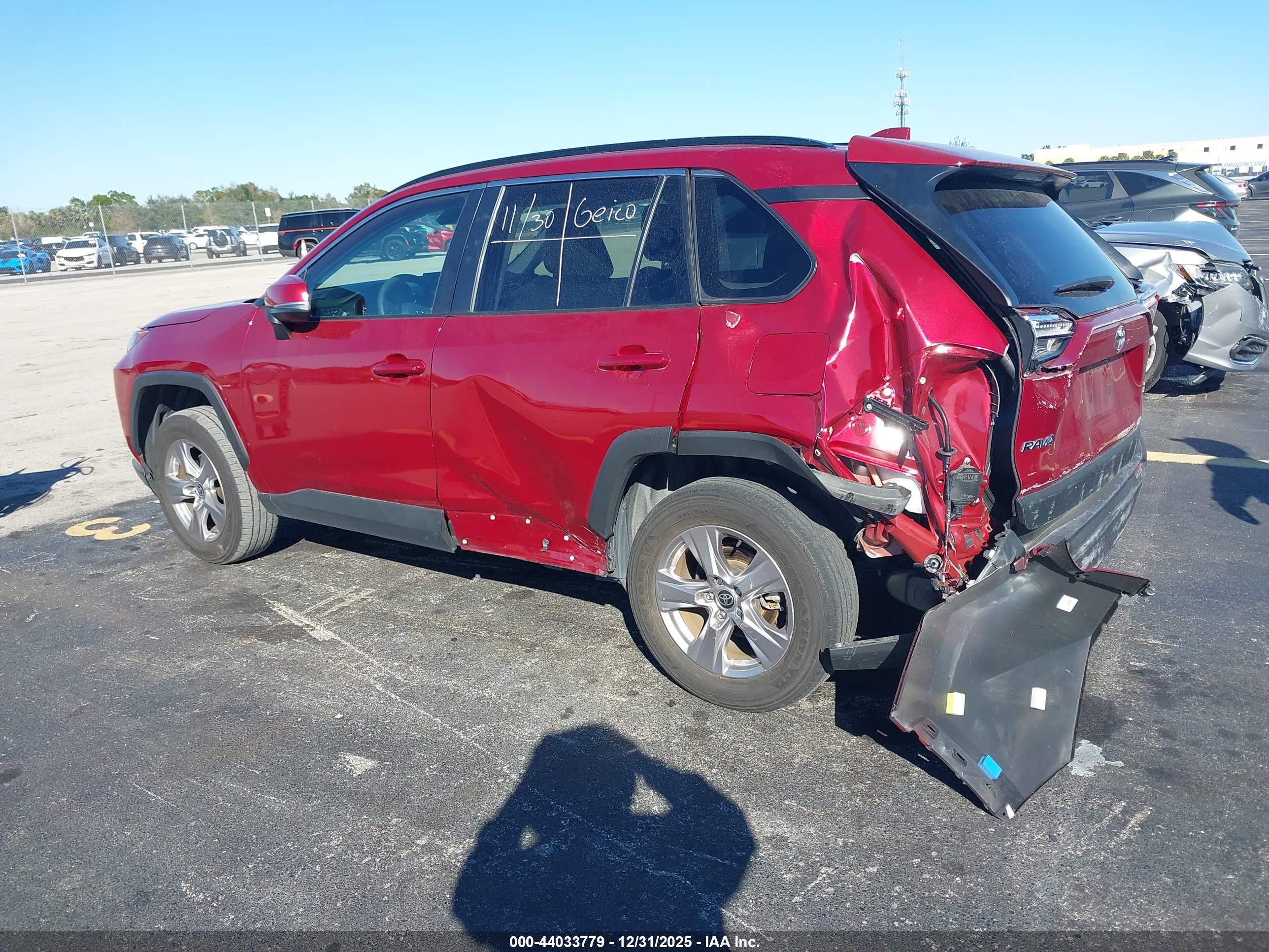 TOYOTA RAV4 image 6