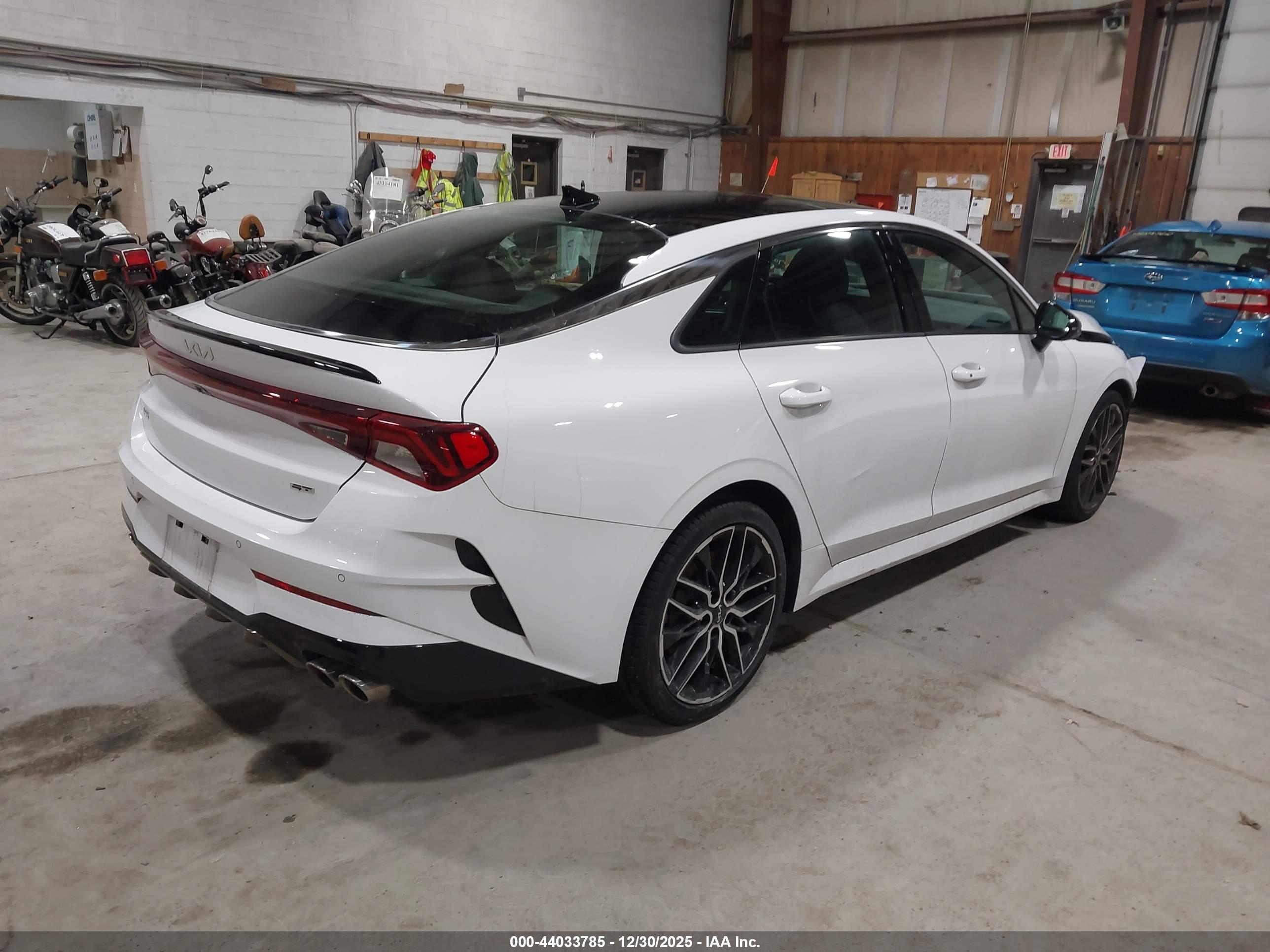 KIA K5 image 4
