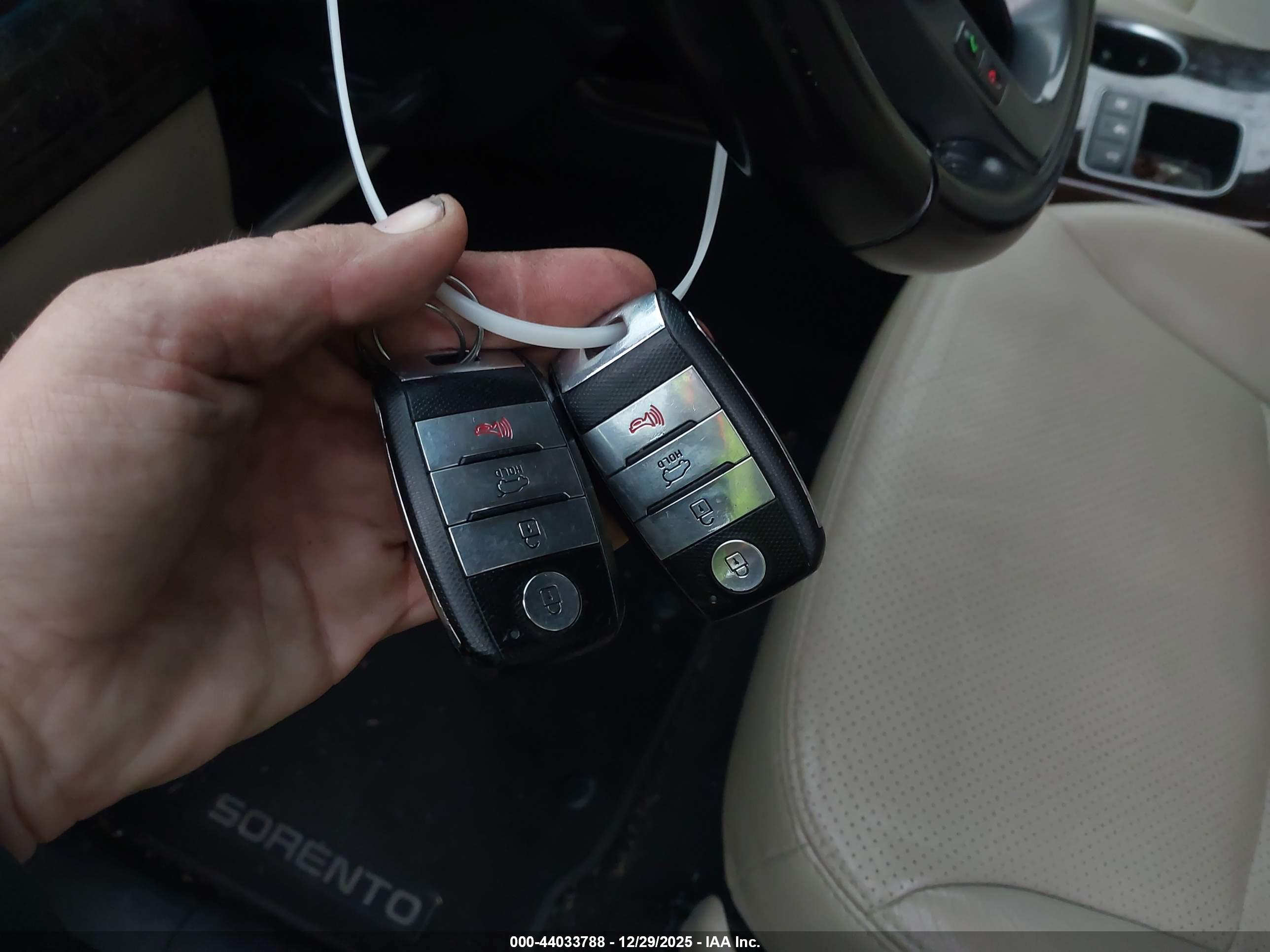 KIA SORENTO image 11