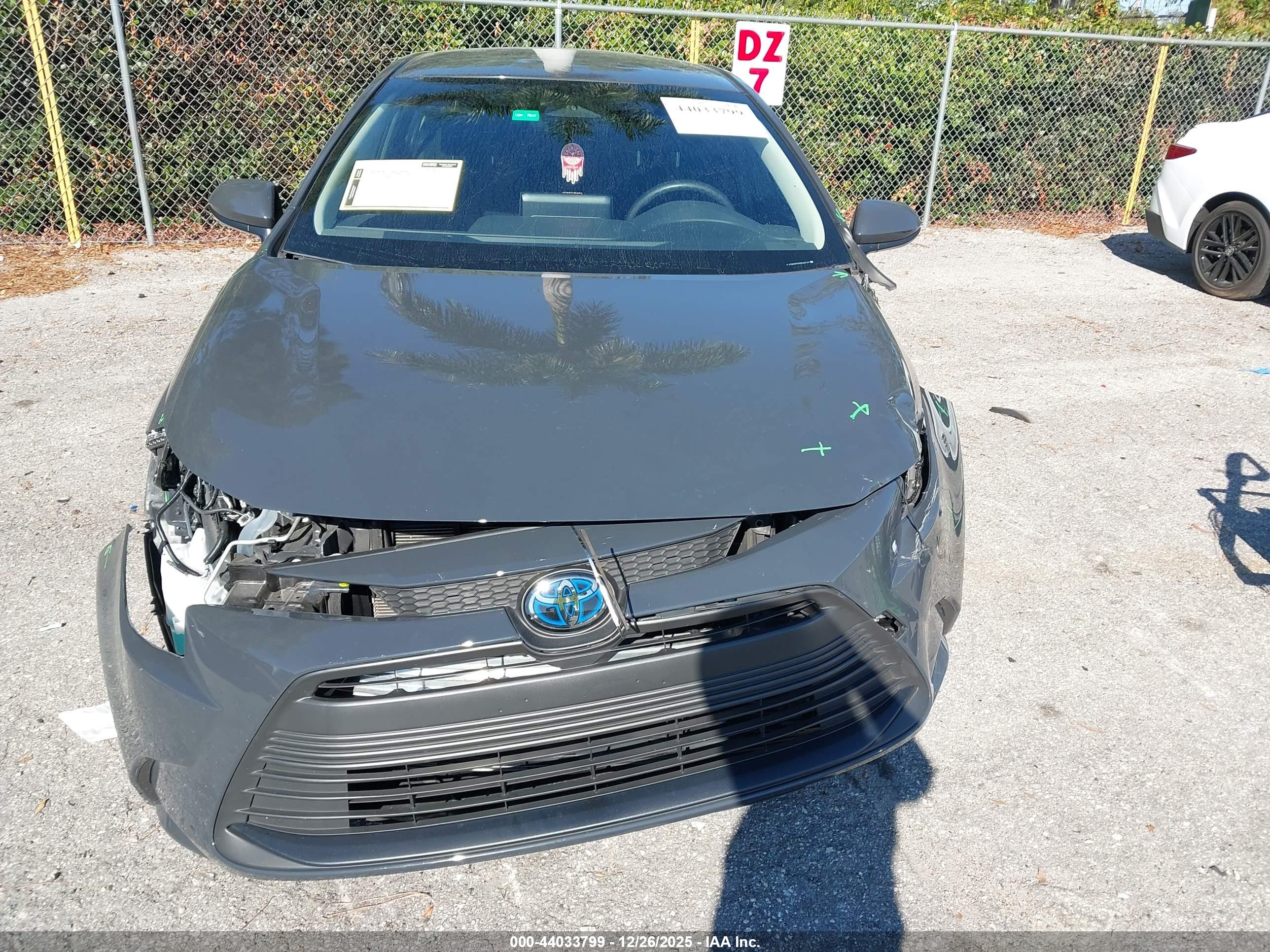 TOYOTA COROLLA image 6