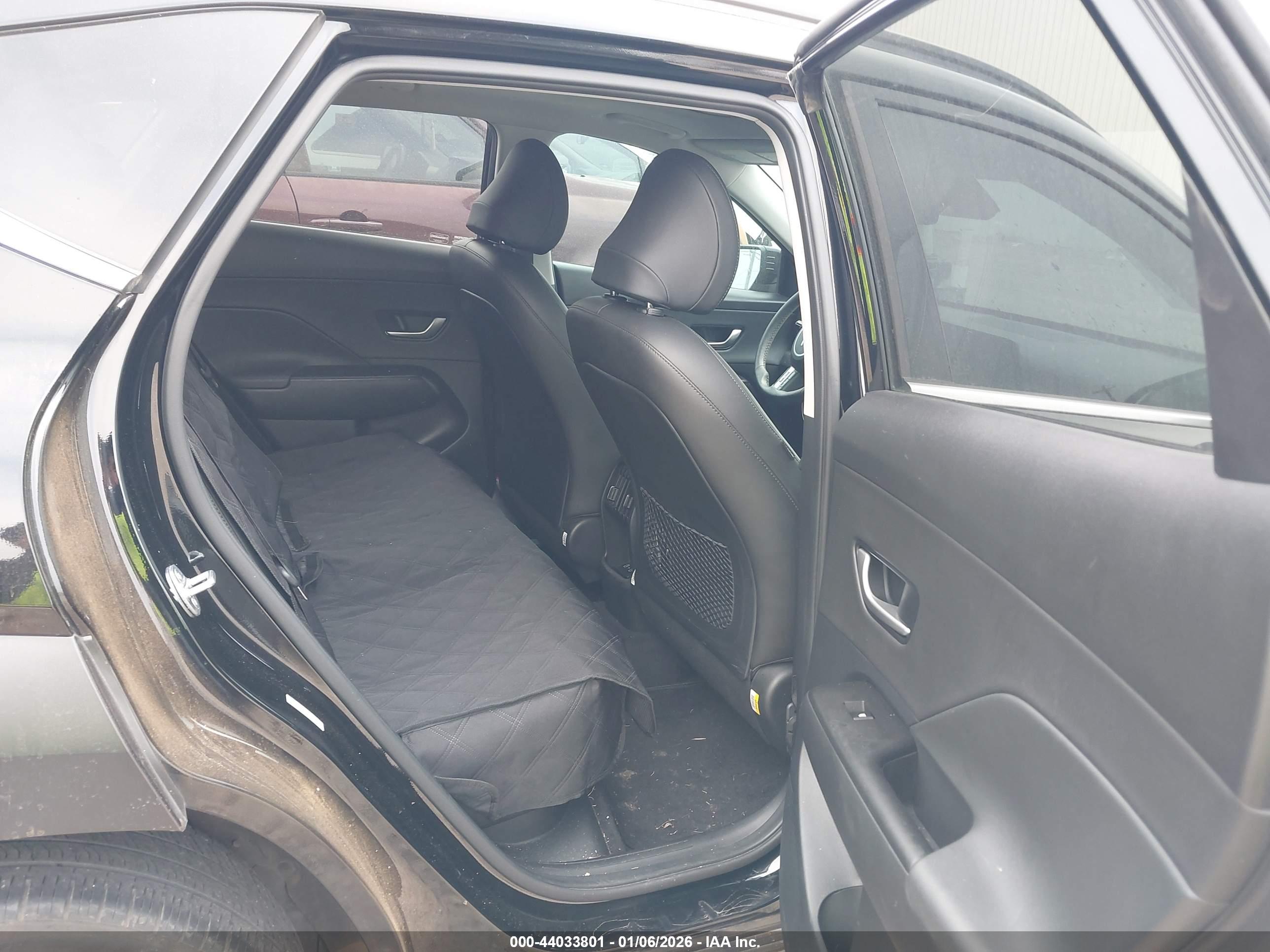 HYUNDAI KONA image 8