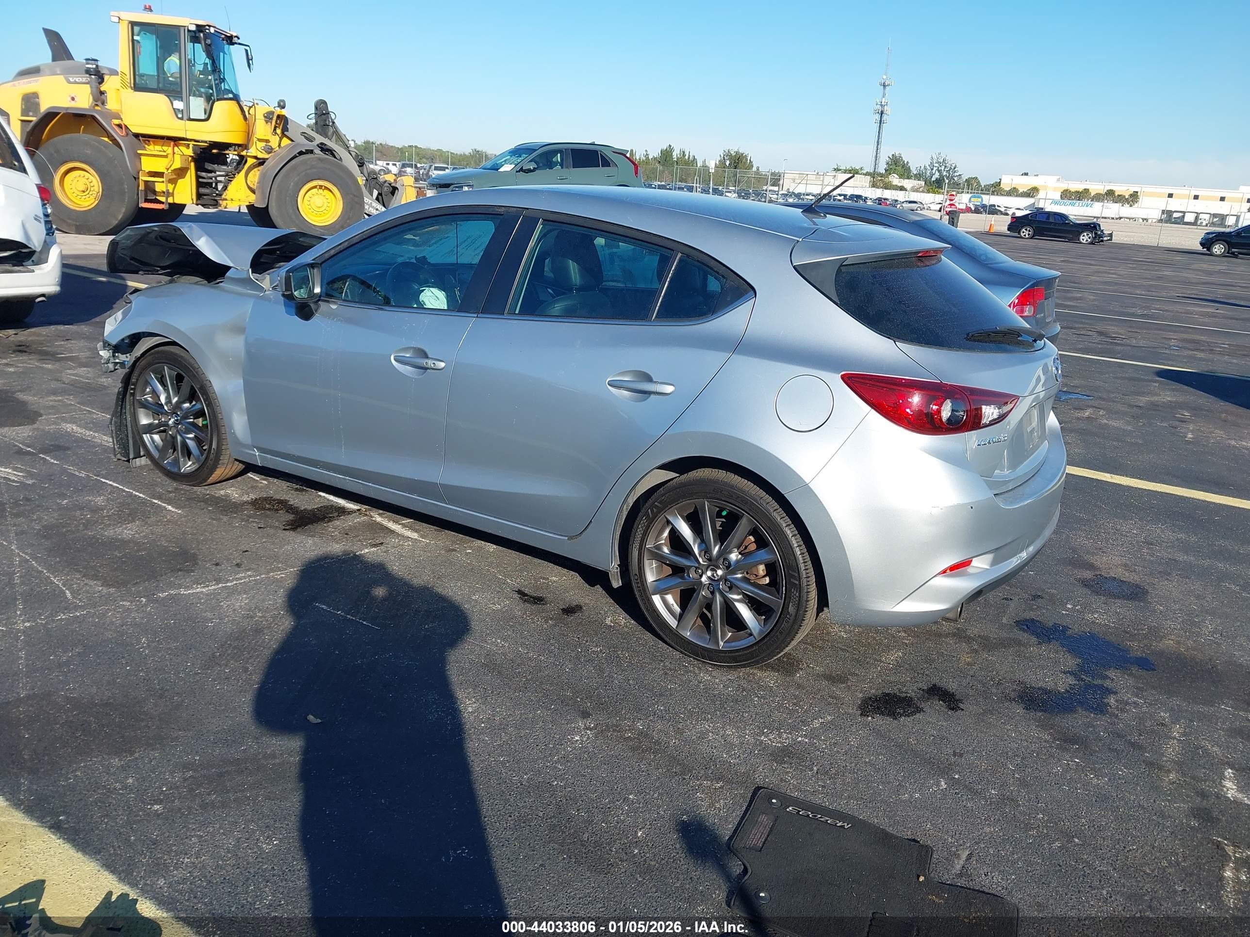 MAZDA MAZDA3 image 3