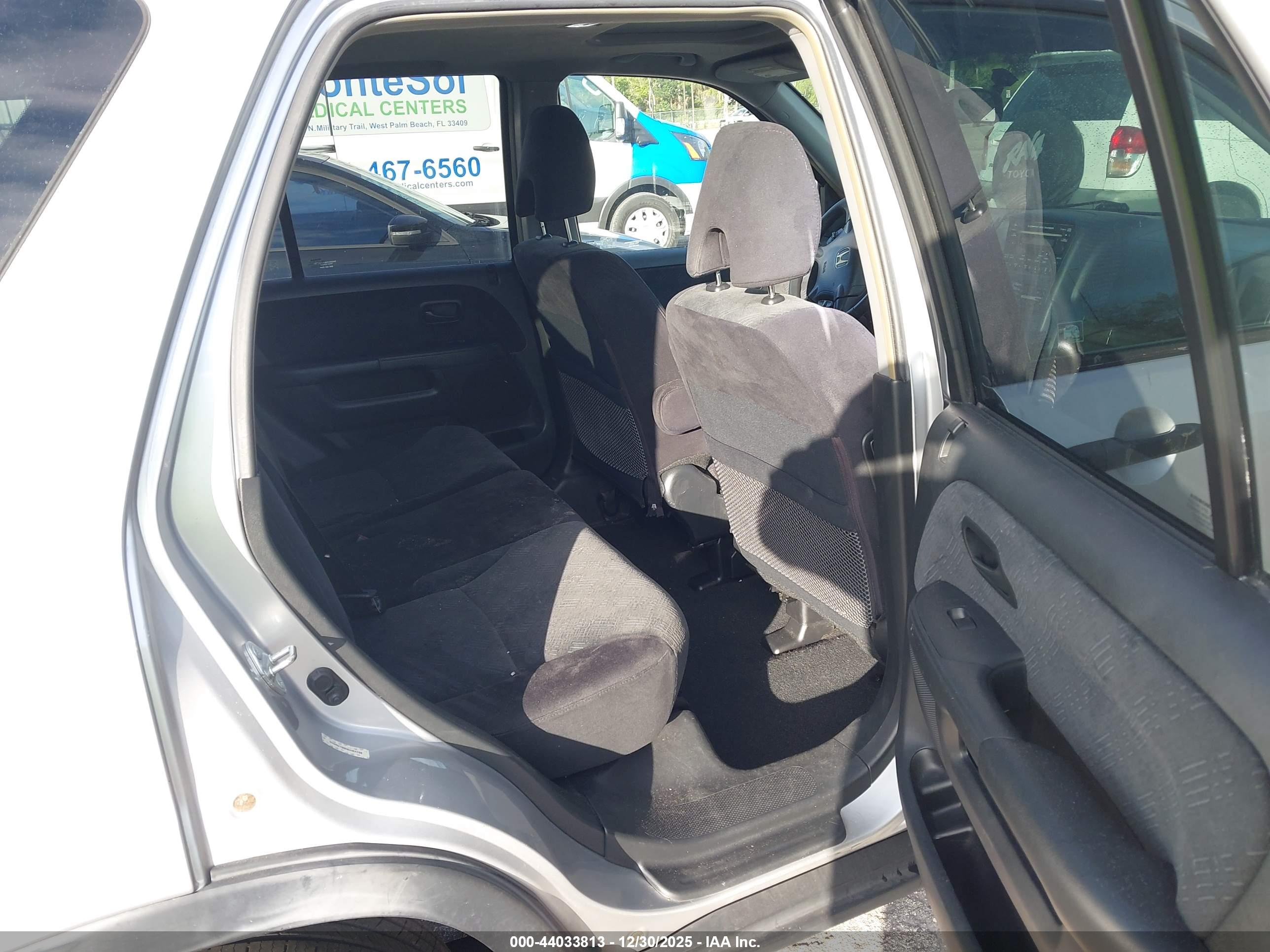 HONDA CR-V image 8