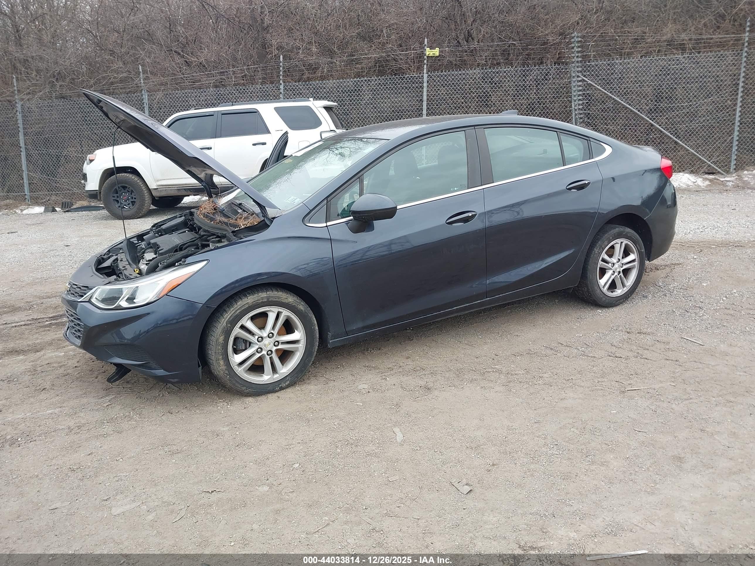 CHEVROLET CRUZE image 2