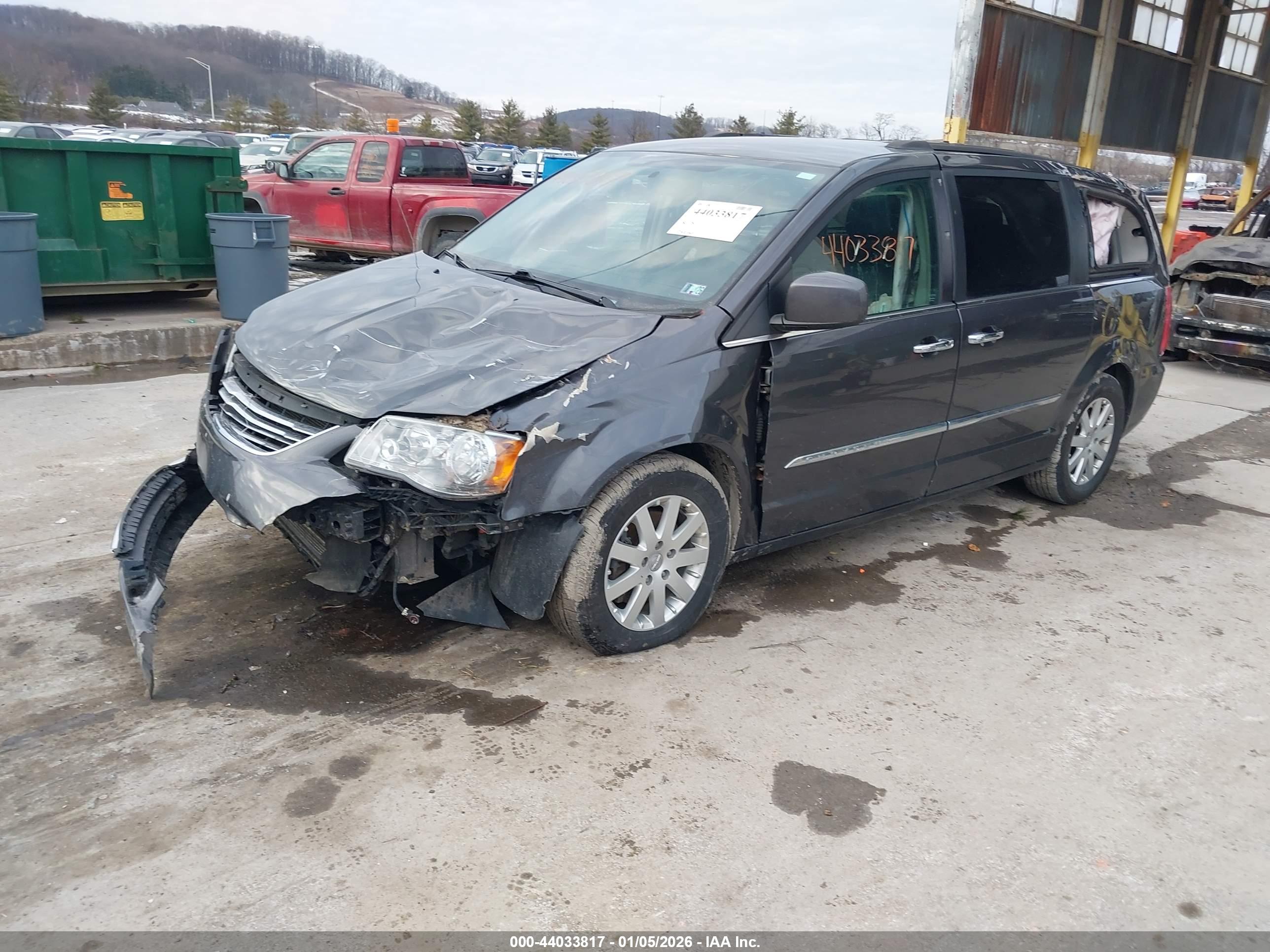 CHRYSLER TOWN image 2