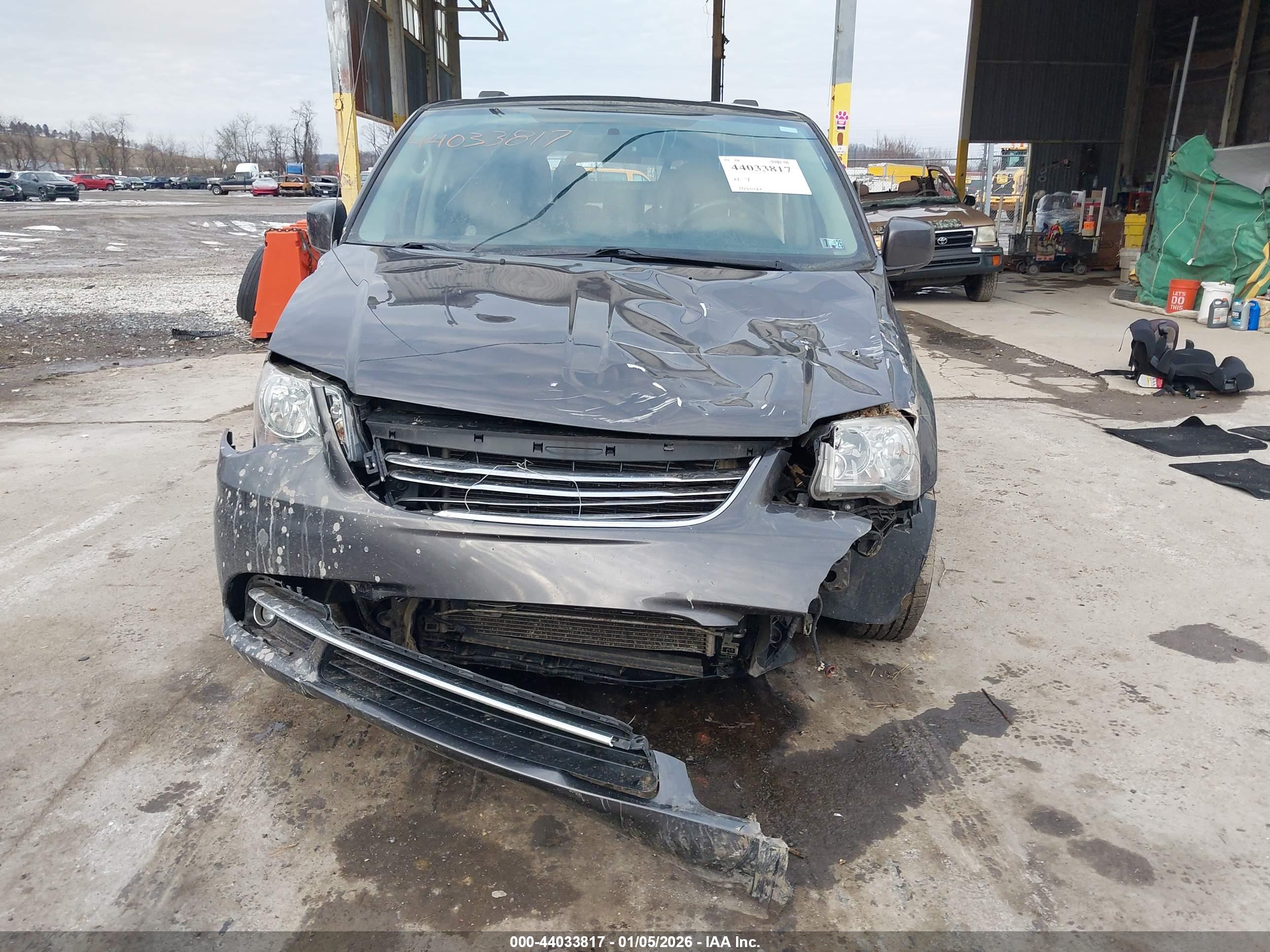 CHRYSLER TOWN image 6