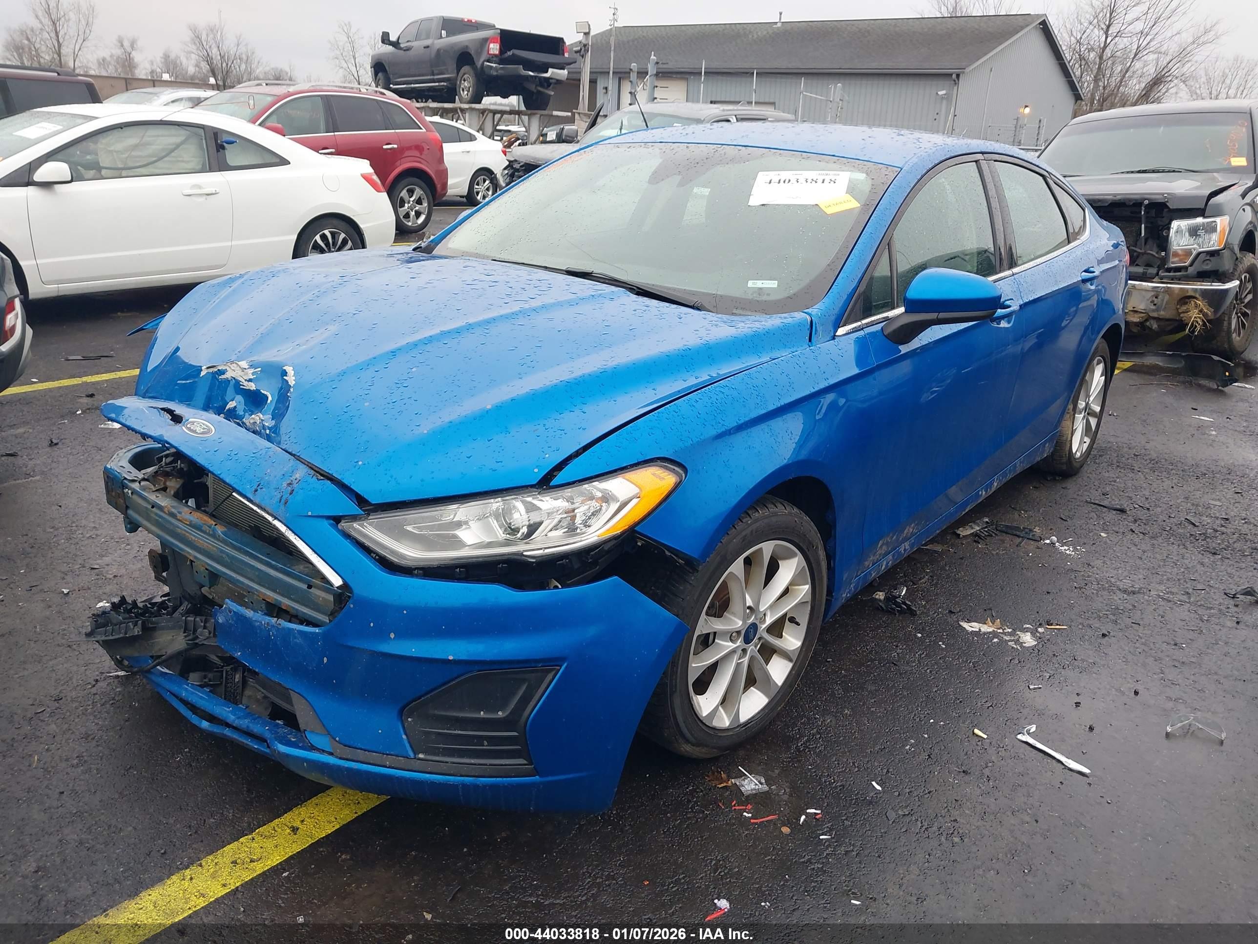 FORD FUSION image 2