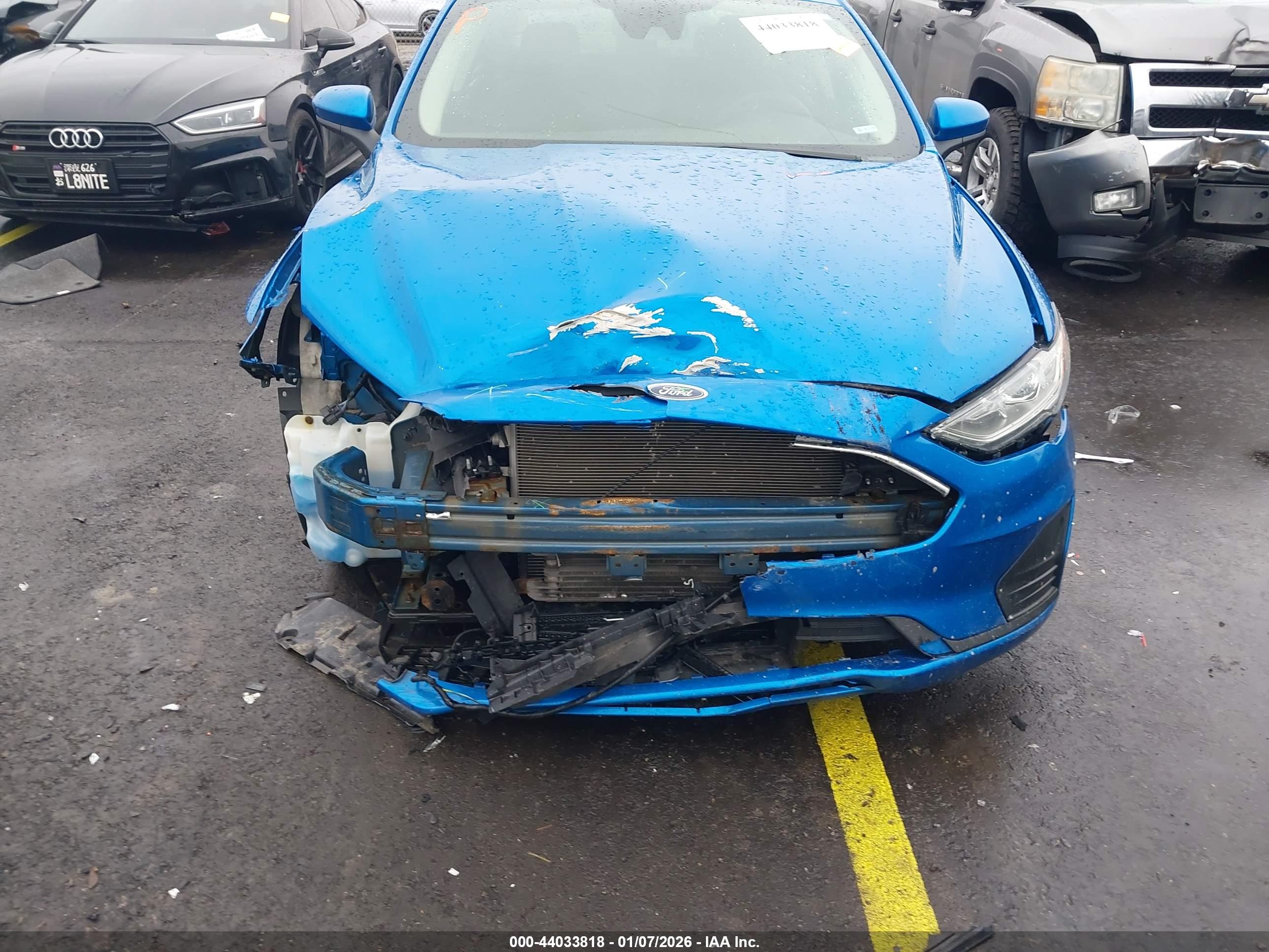 FORD FUSION image 6