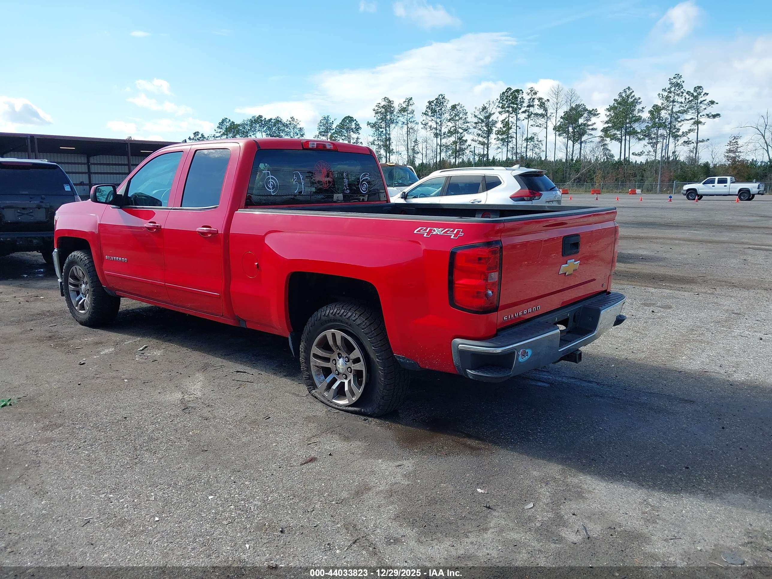 CHEVROLET SILVERADO image 3