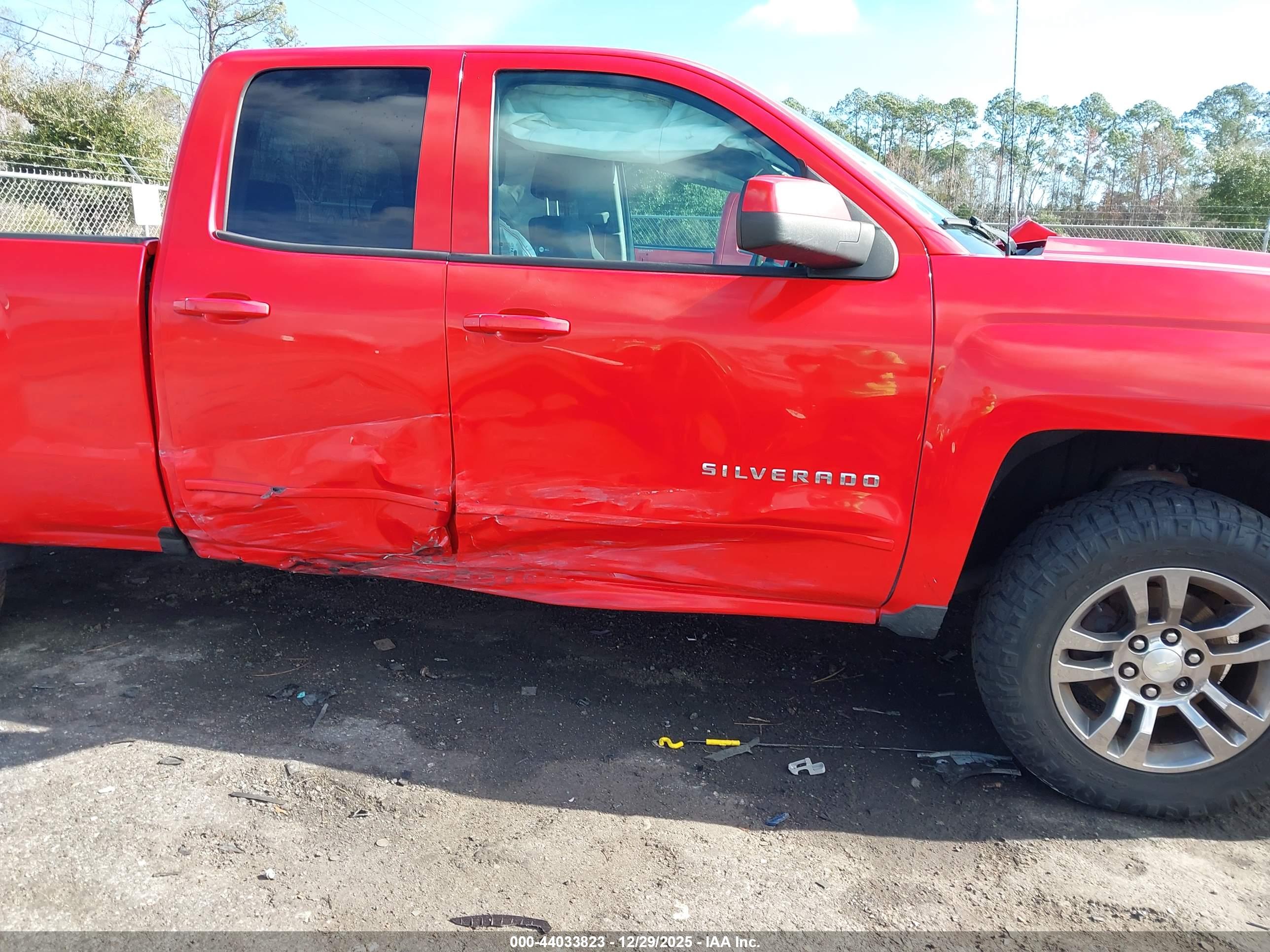 CHEVROLET SILVERADO image 6