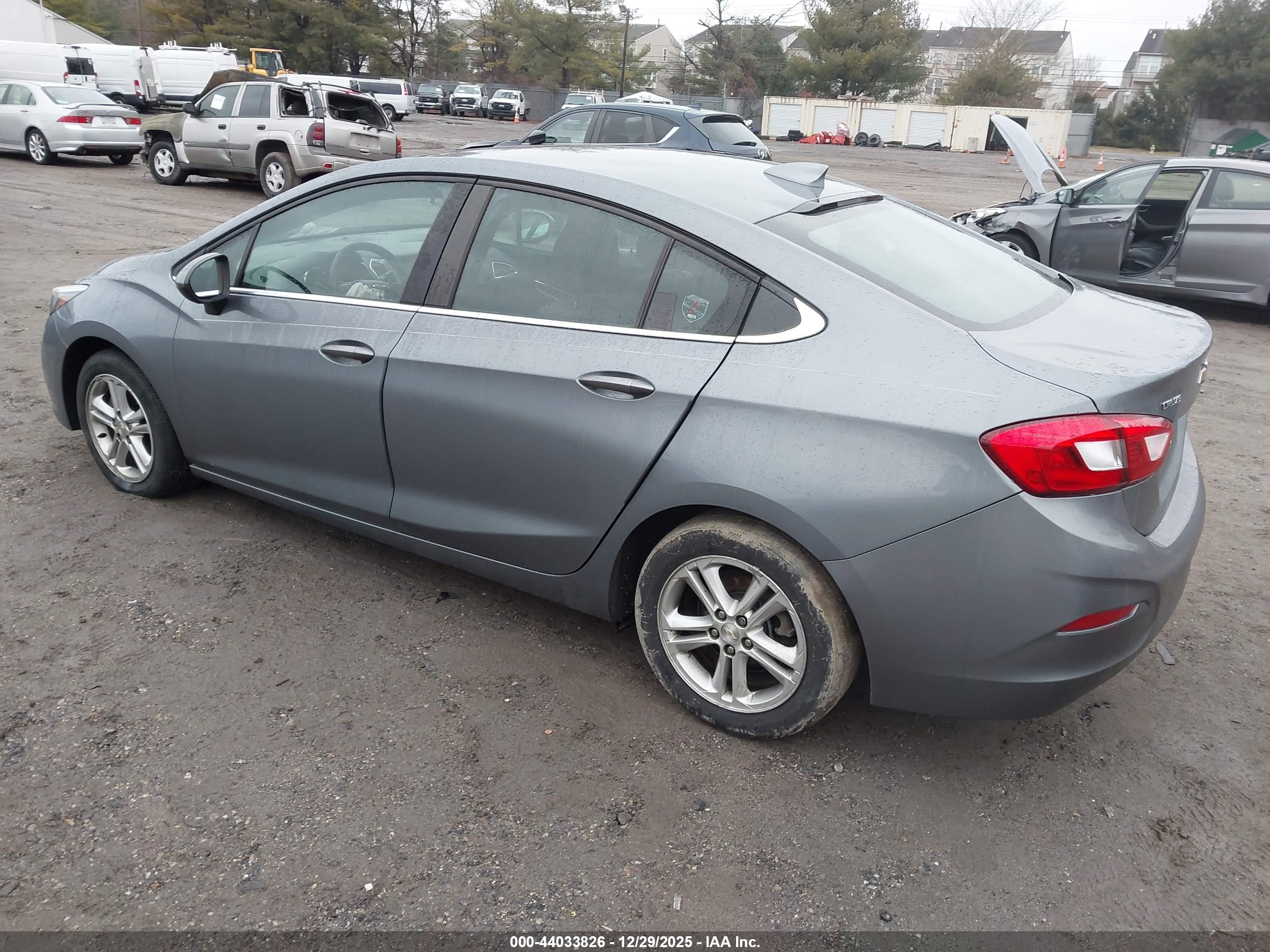 CHEVROLET CRUZE image 3