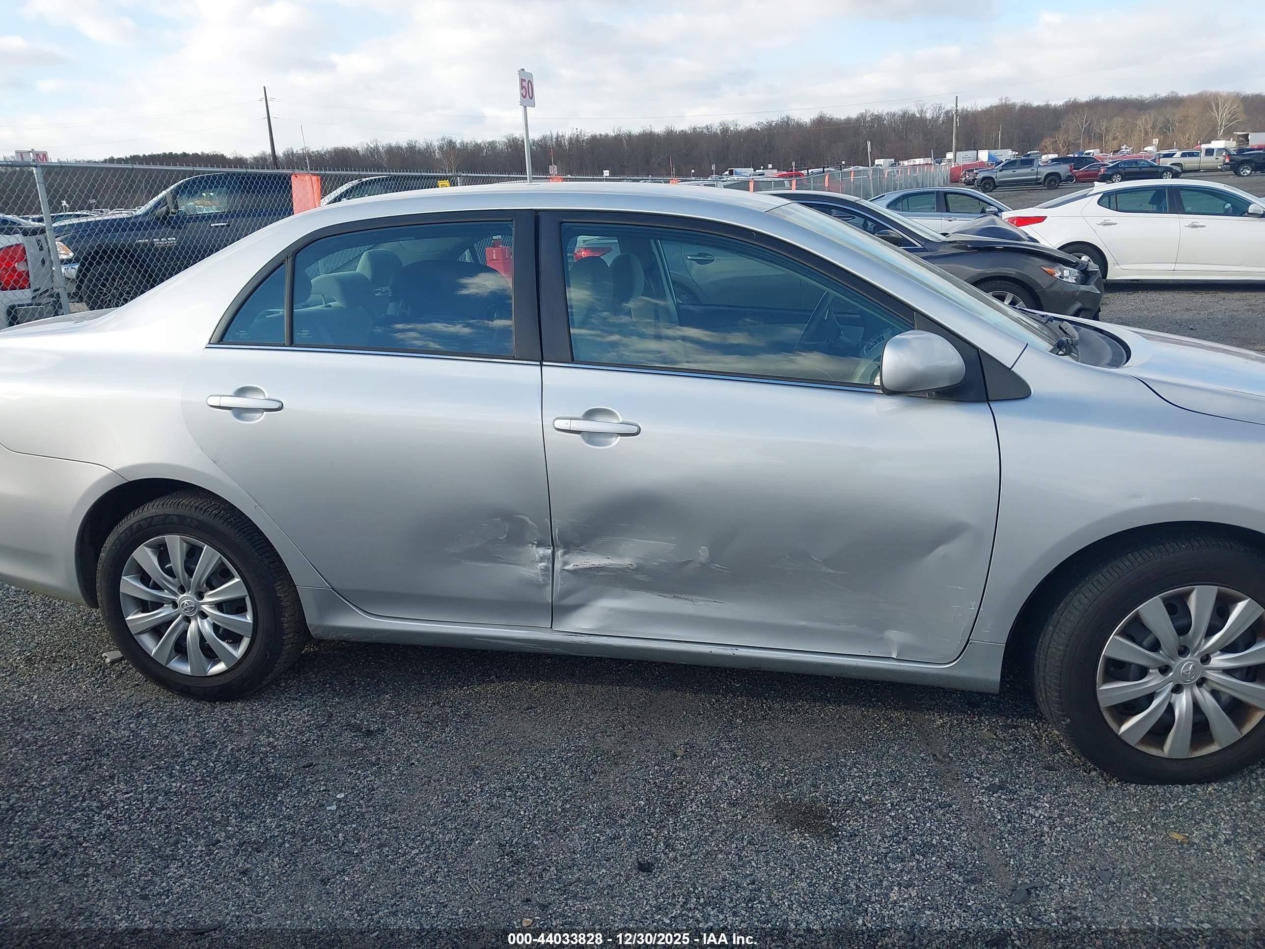 TOYOTA COROLLA image 6