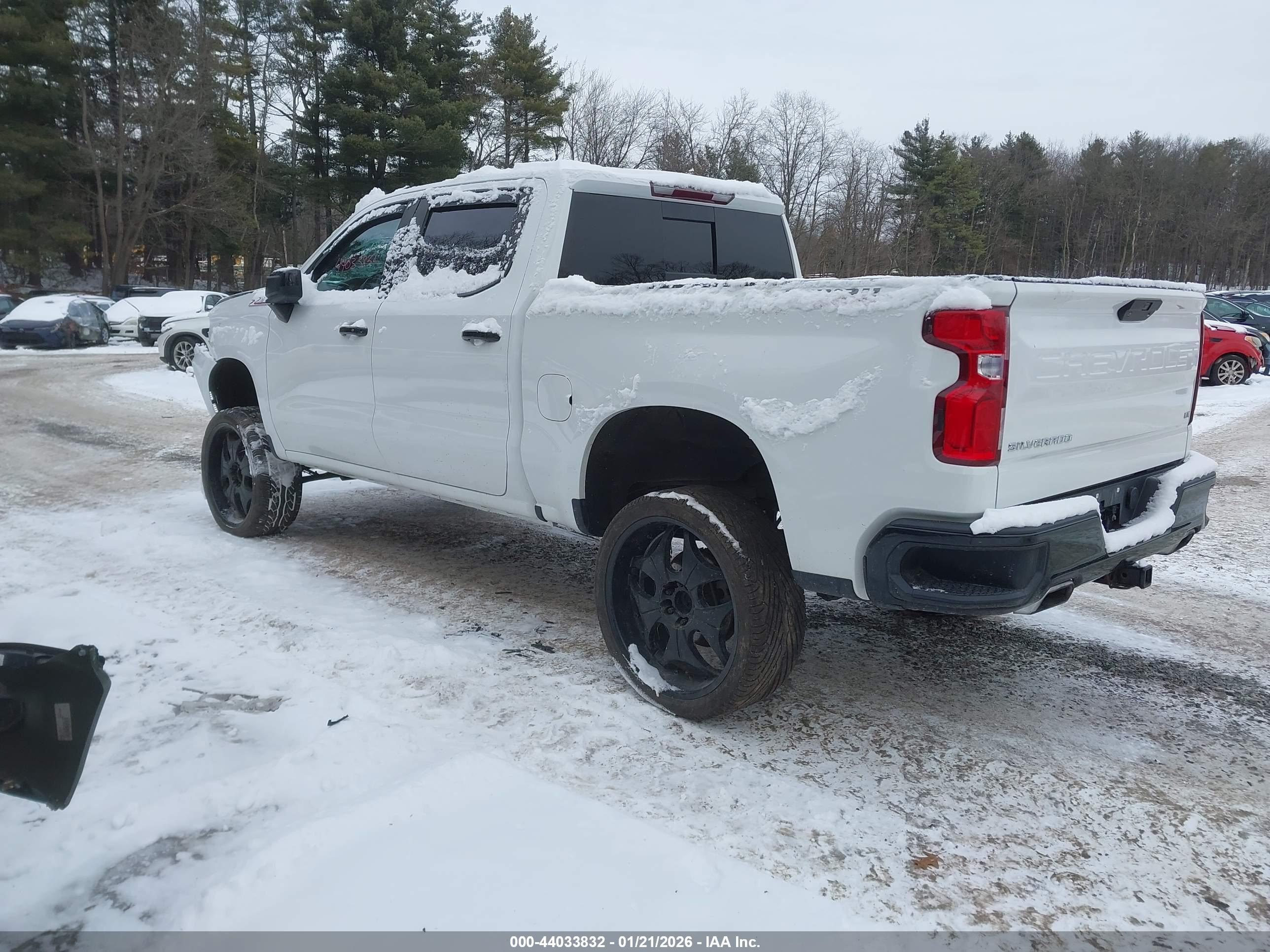 CHEVROLET SILVERADO image 3